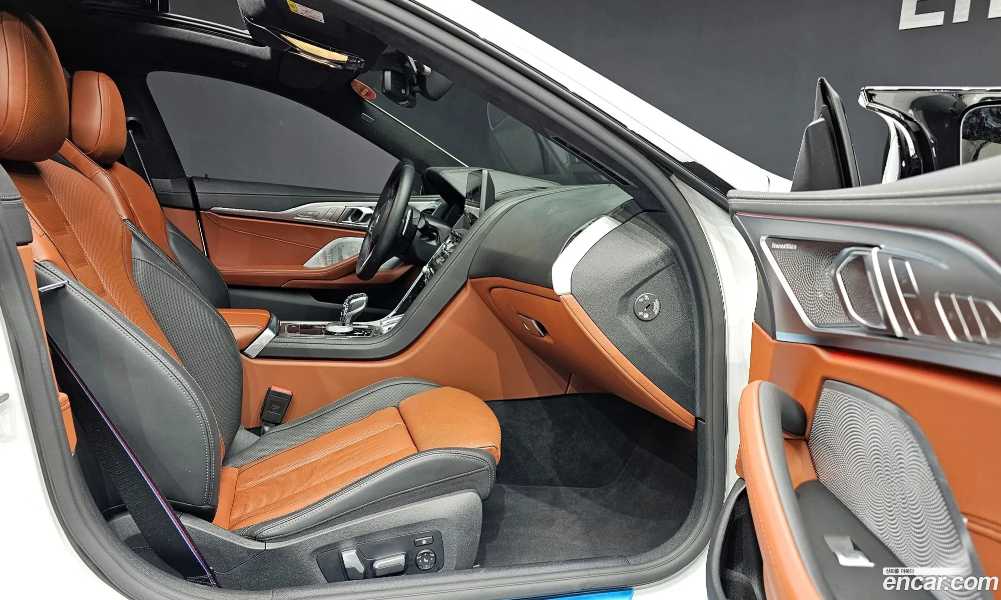 BMW 8 Series 2025 WBAGV8103SCT90944 — 8