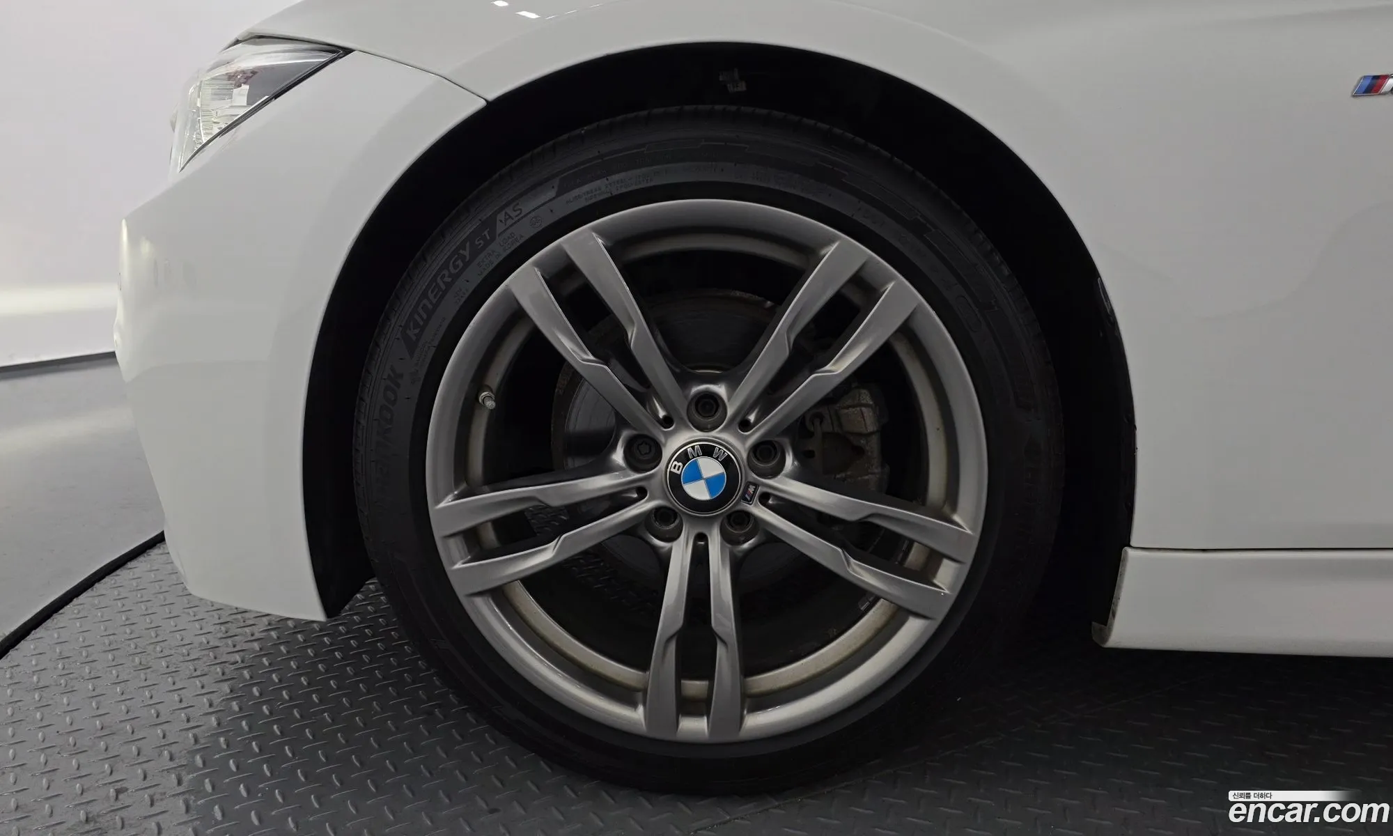 BMW 3 Series 2017 WBA8A9103HK882961 — 9