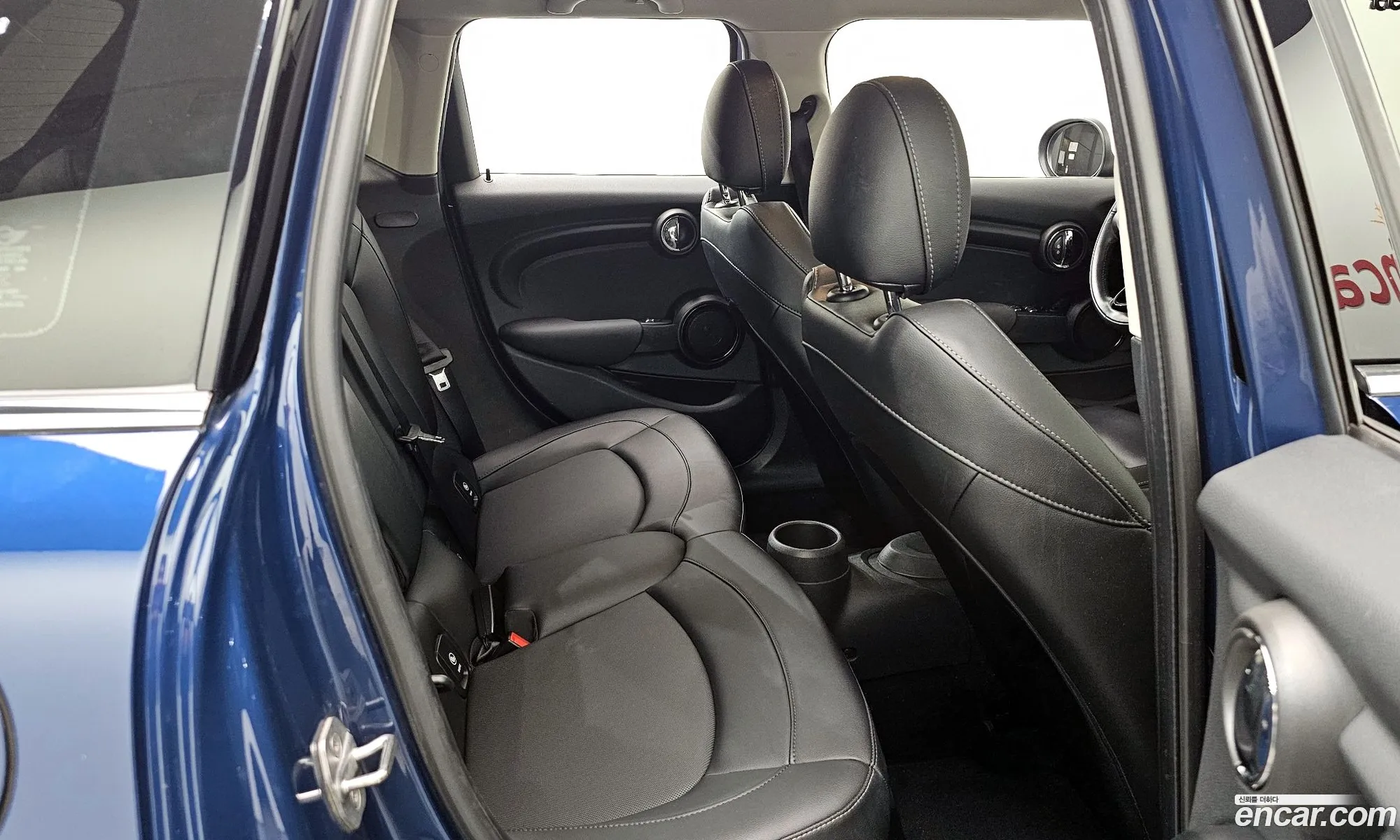 Mini Cooper 2017 — 17