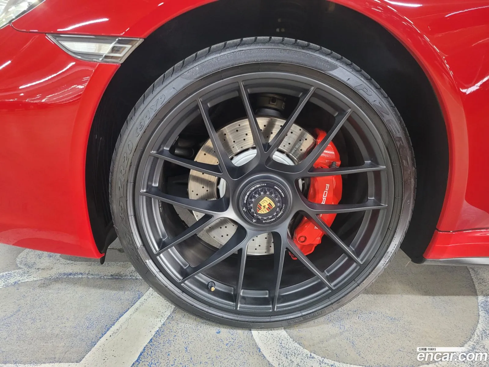 Porsche 911 2018 — 17
