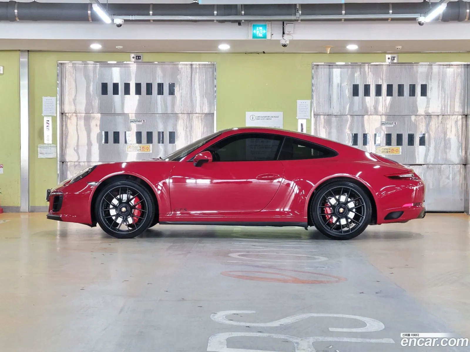 Porsche 911 2018 — 2
