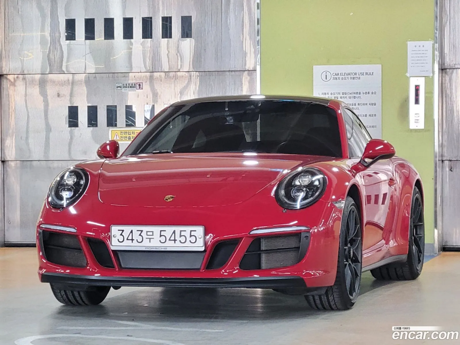 Porsche 911 2018 — 19