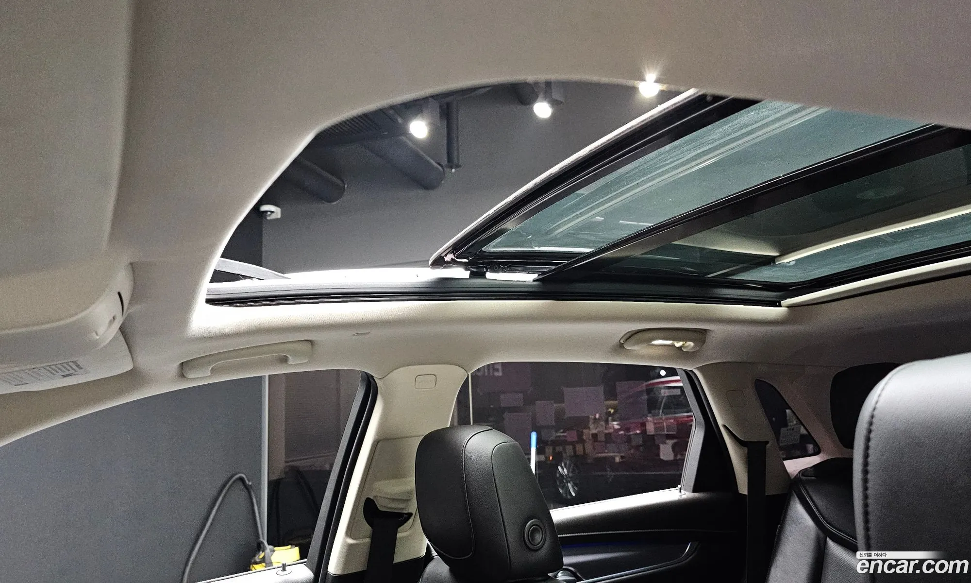 Cadillac XT5 2018 1GYFN9RS2JZ131006 — 18