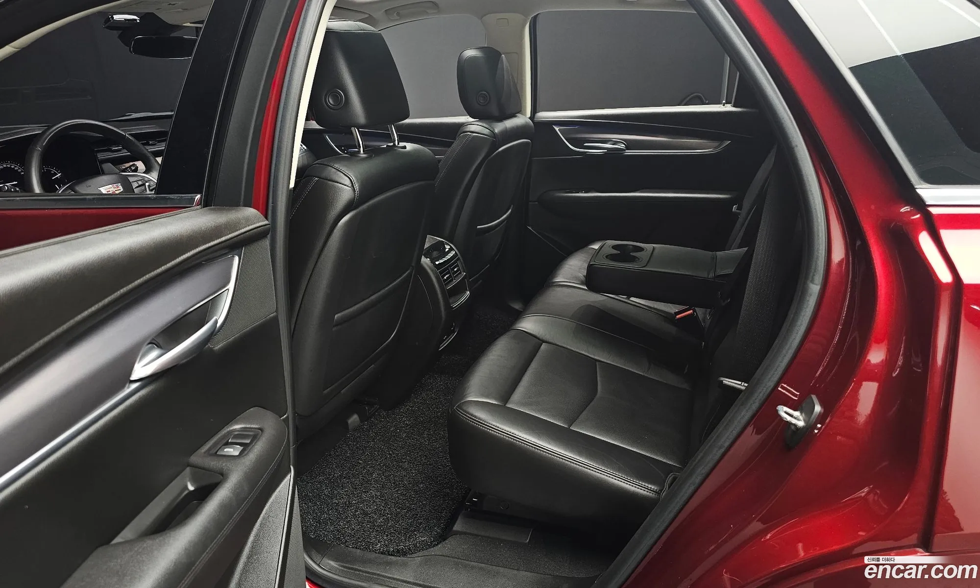 Cadillac XT5 2018 1GYFN9RS2JZ131006 — 3
