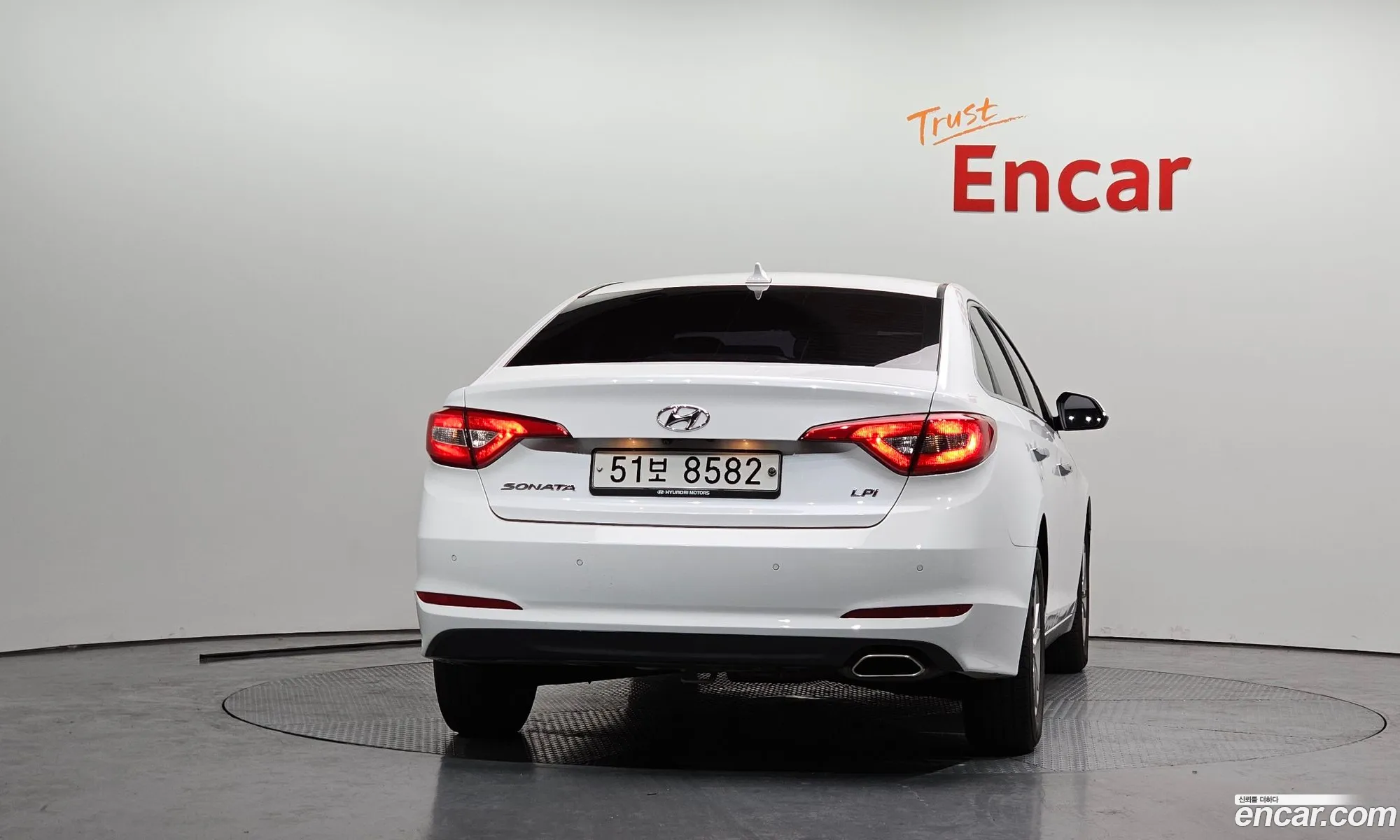 Hyundai LF Sonata 2015 — 14