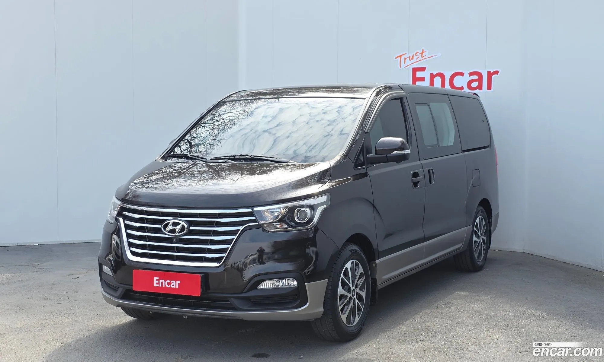 Hyundai Grand Starex 2018 — 17