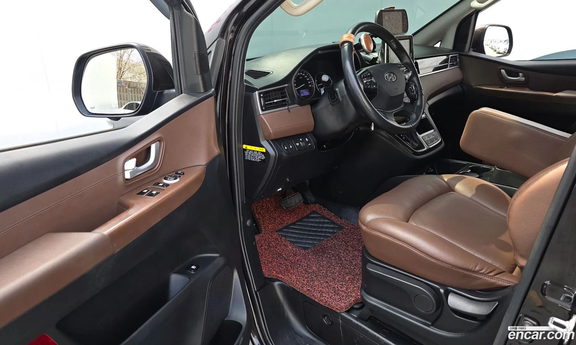 Hyundai Grand Starex 2018 — 18