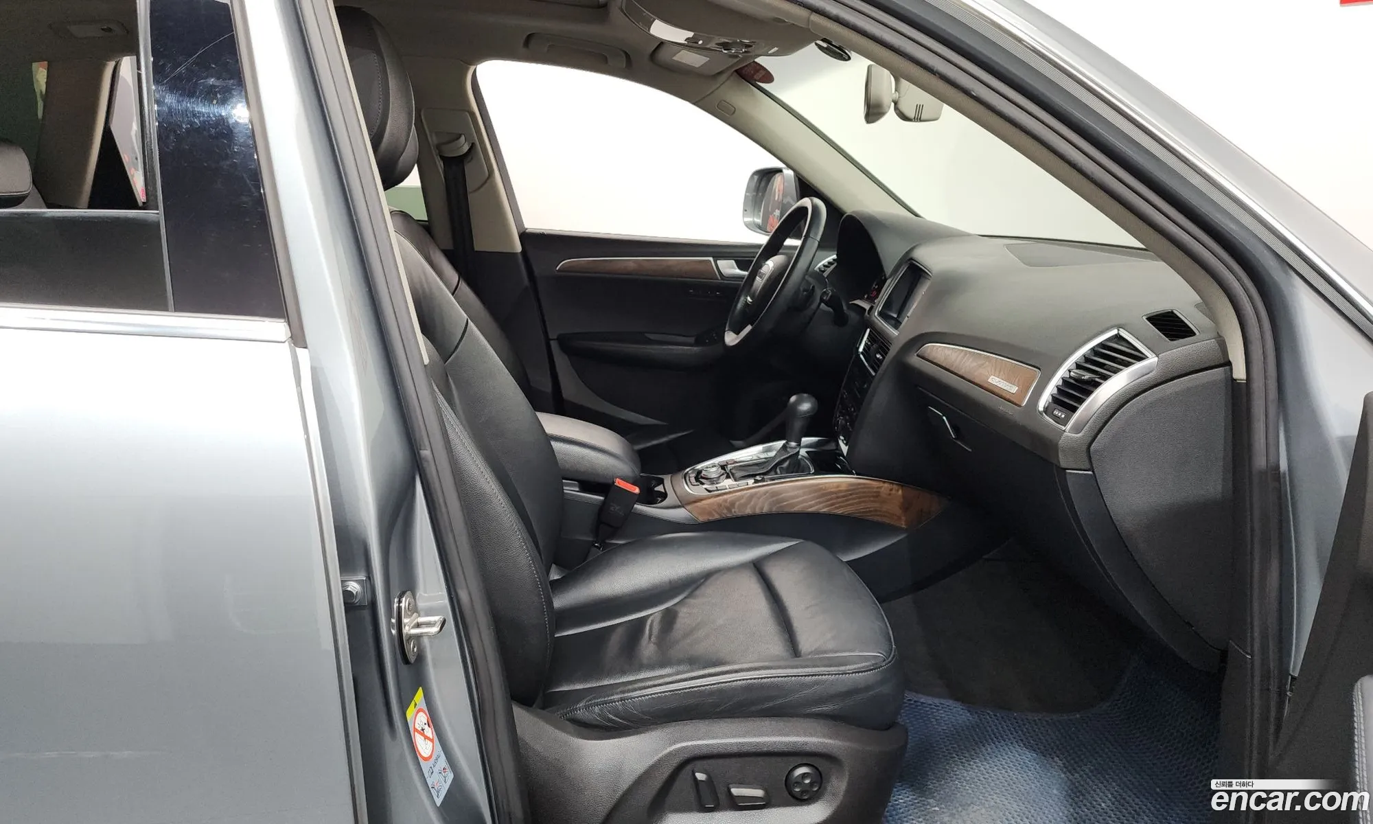 Audi Q5 2012 WAUZZZ8R111111111 — 4