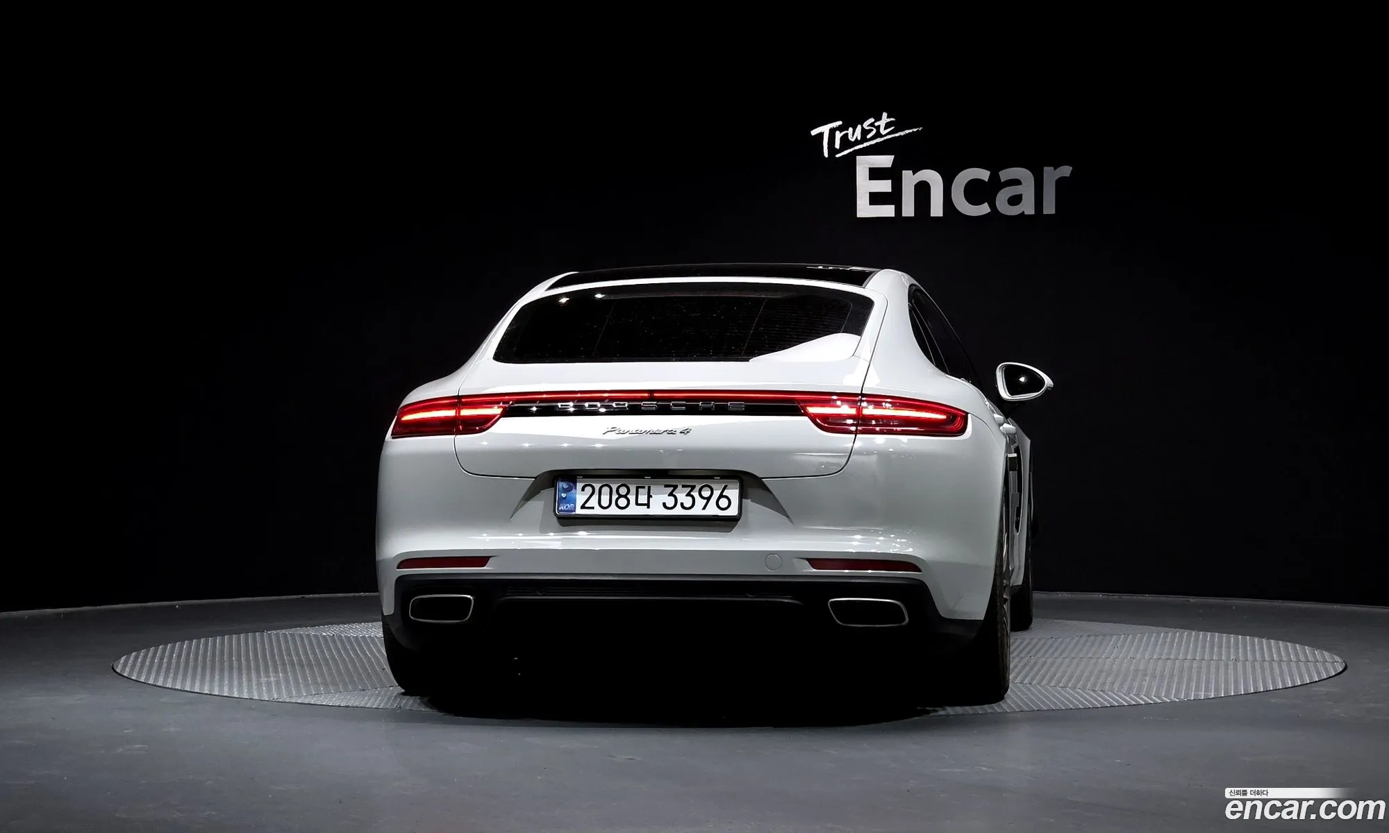 Porsche Panamera 2018 — 17