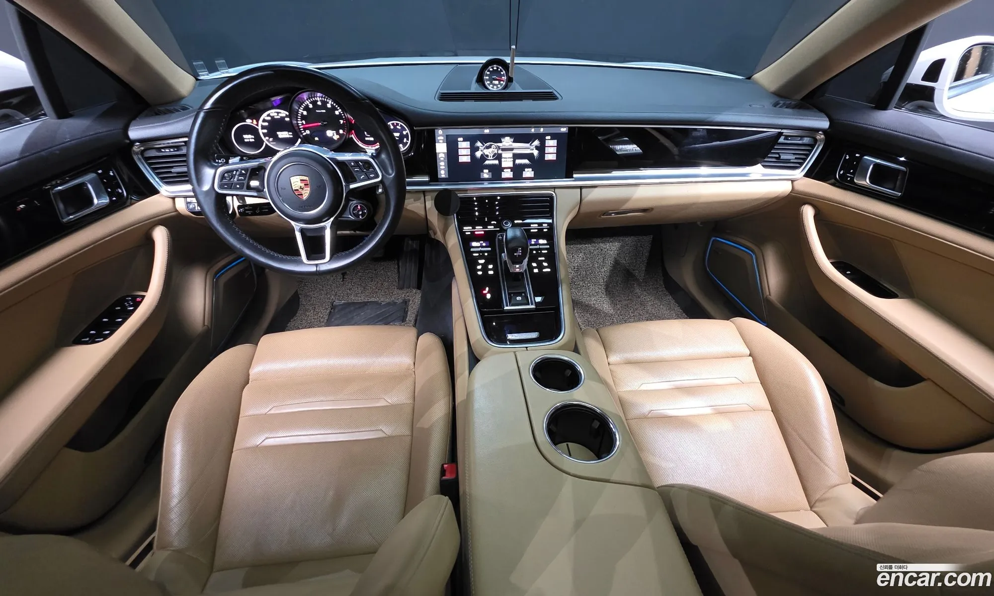 Porsche Panamera 2018 — 16