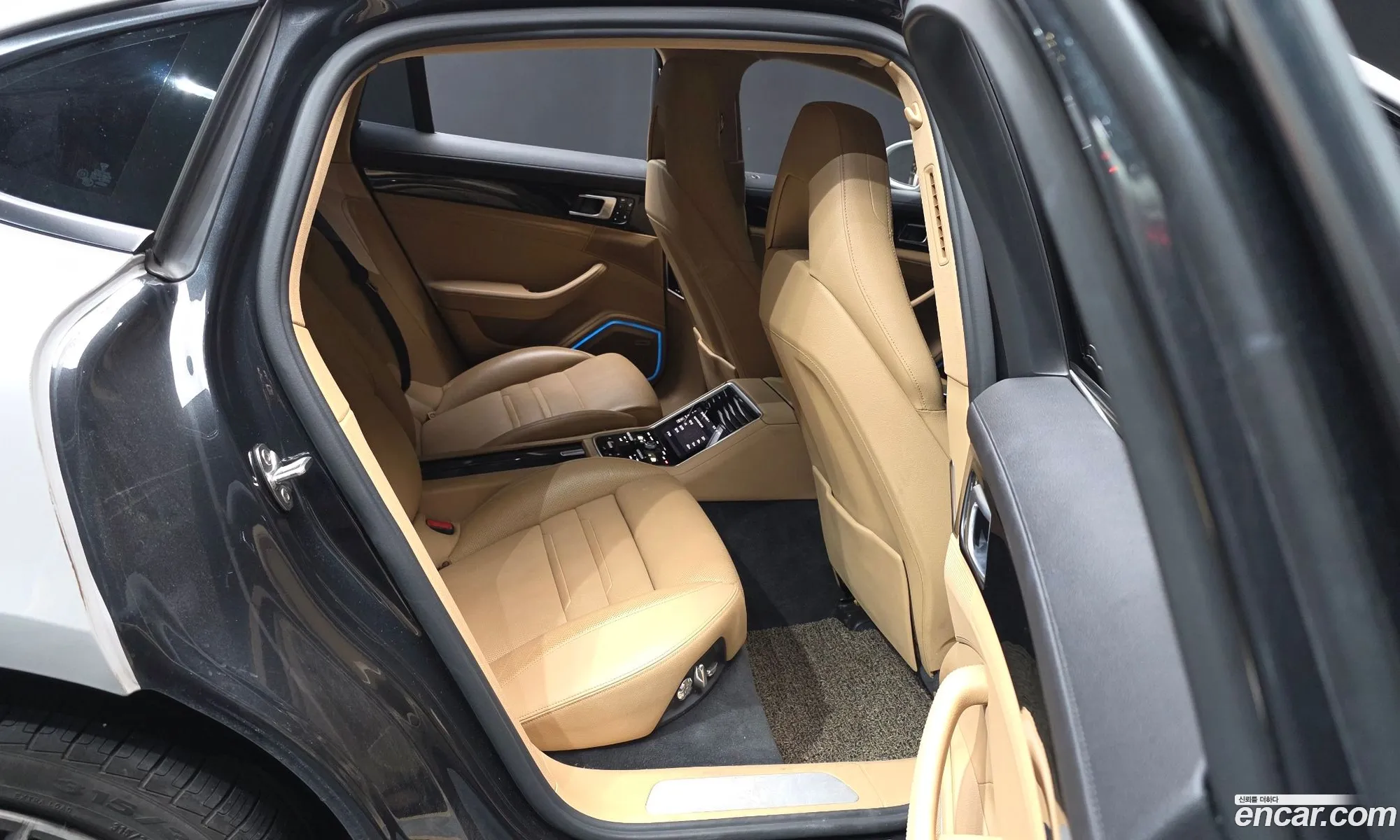 Porsche Panamera 2018 — 18