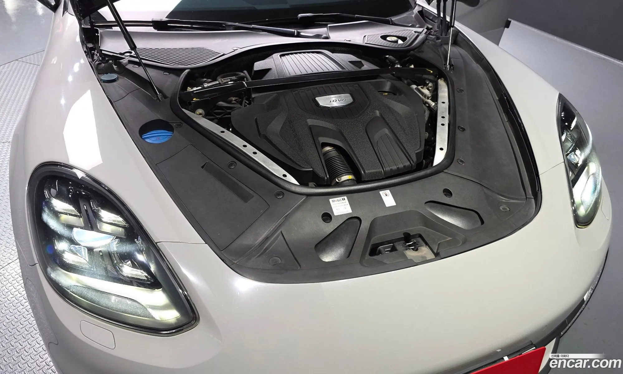 Porsche Panamera 2018 — 14
