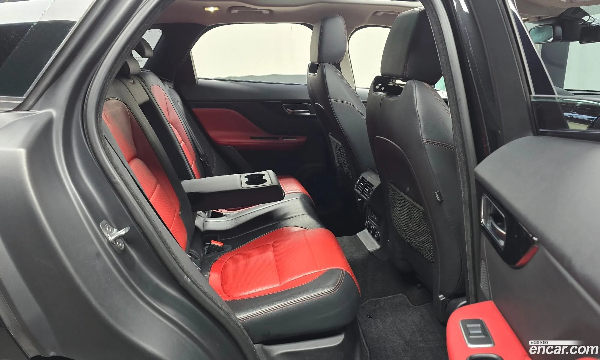 Jaguar F-Pace 2017 SADCA2BNXHA095630 — 16