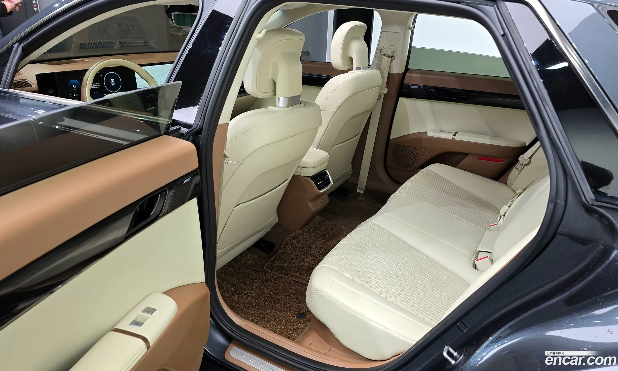 Hyundai Grandeur Hybrid 2023 — 12