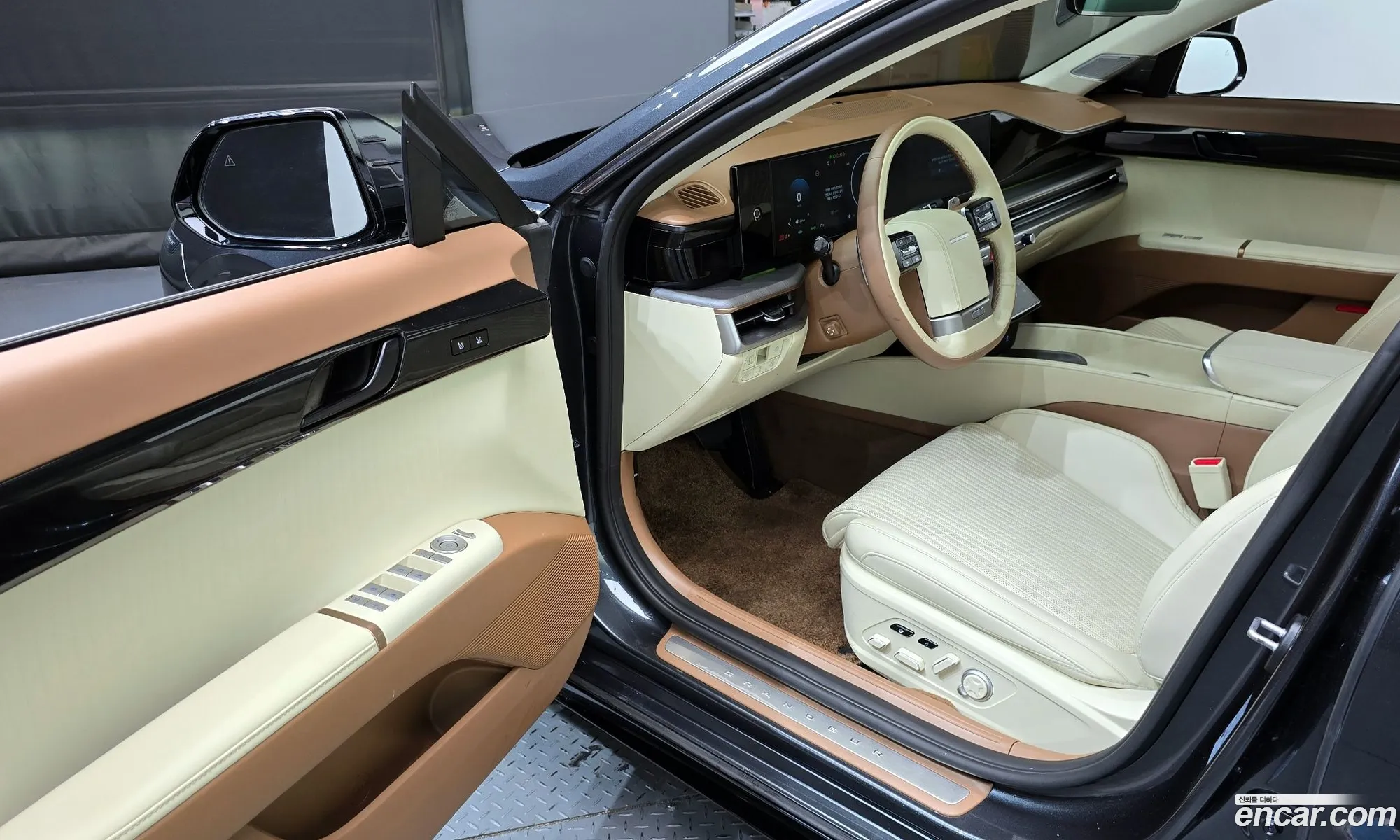 Hyundai Grandeur Hybrid 2023 — 20