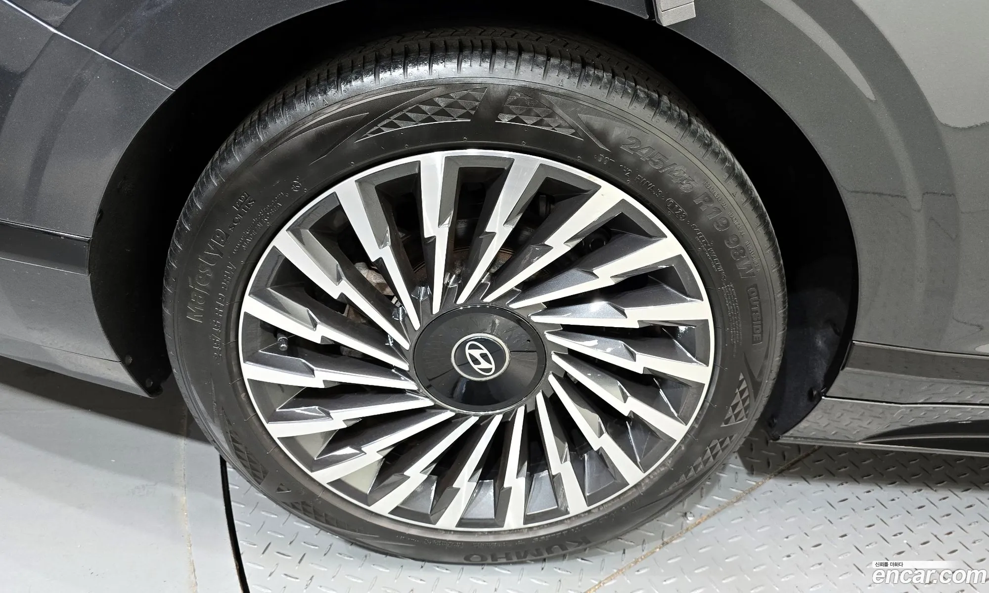 Hyundai Grandeur Hybrid 2023 — 15