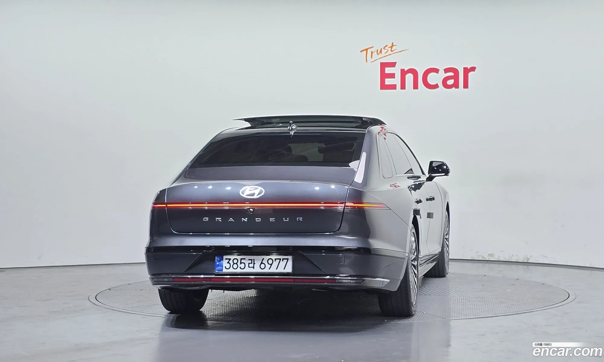 Hyundai Grandeur Hybrid 2023 — 10
