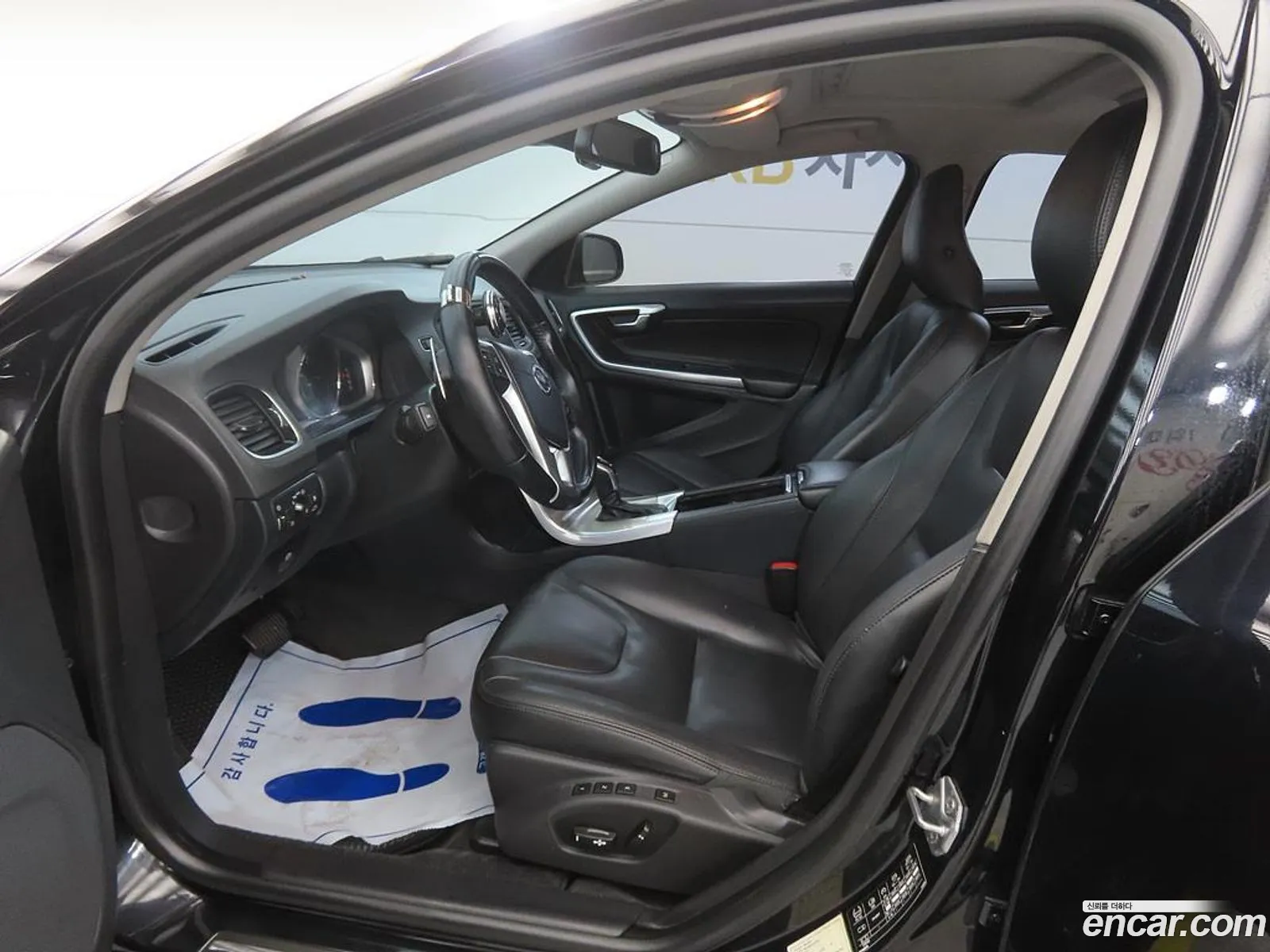 Volvo S60 2014 — 2