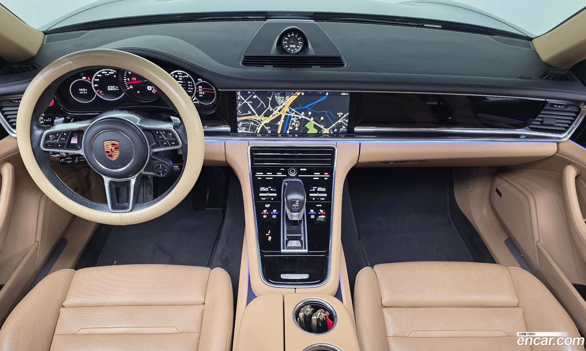 Porsche Panamera 2018 — 19
