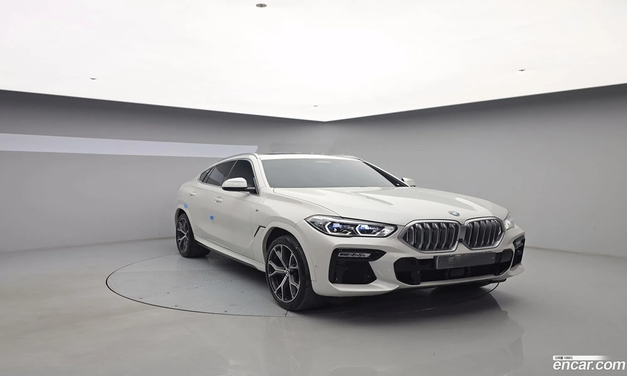 BMW X6 2021 — 18