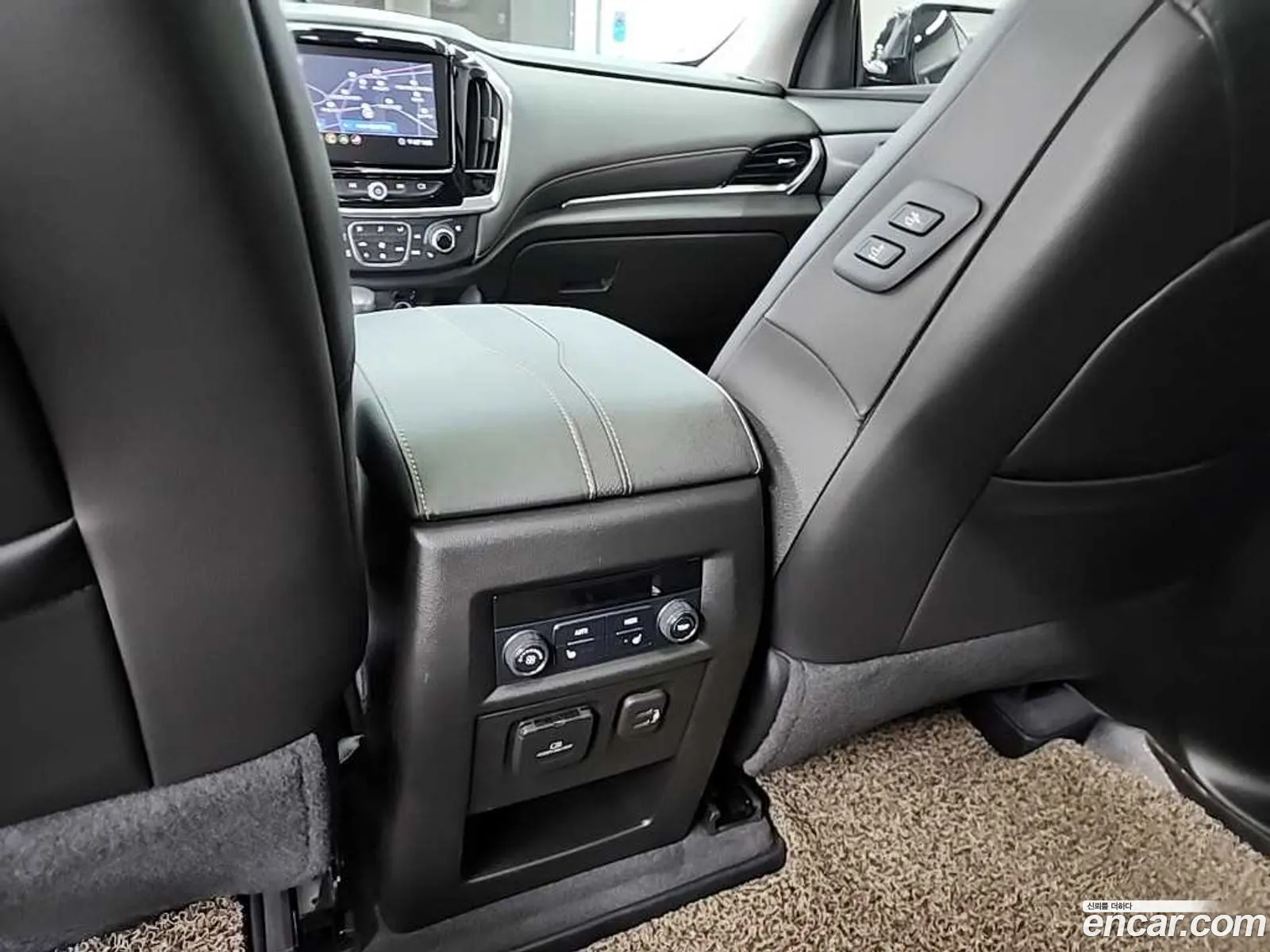 Chevrolet (GM Daewoo) Traverse 2021 — 16
