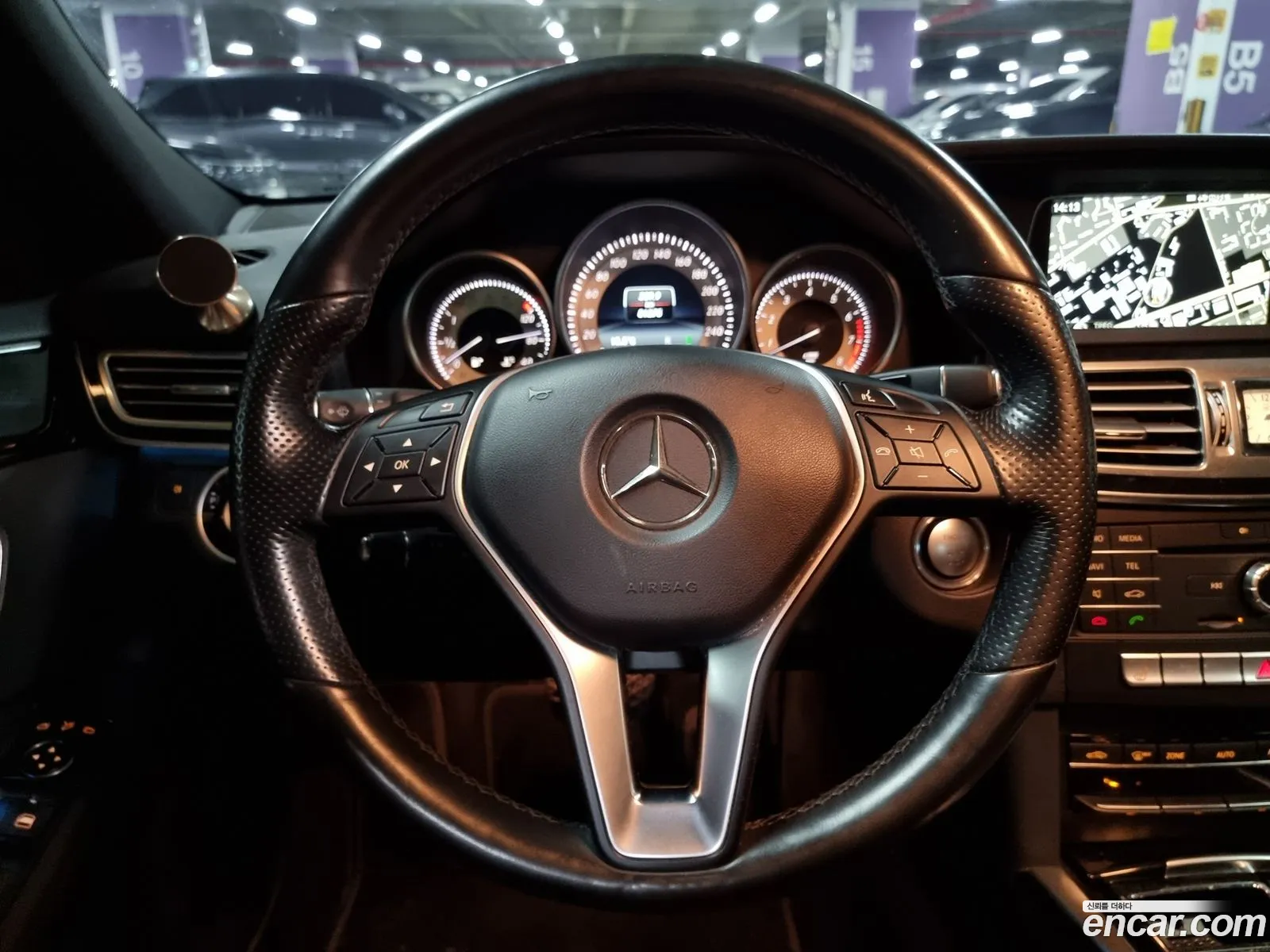 Mercedes-Benz E-Class W212 2015 — 13