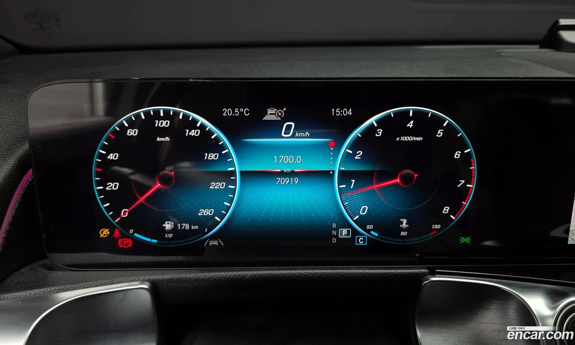 Mercedes-Benz GLB-Class X247 2021 — 2