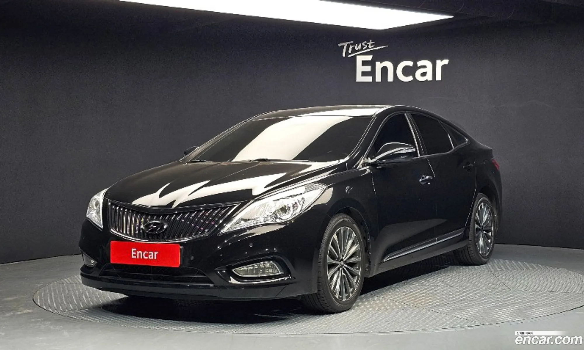 Hyundai Grandeur HG 2013 — 17