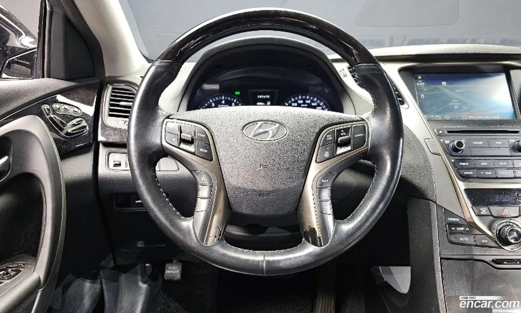 Hyundai Grandeur HG 2013 — 18