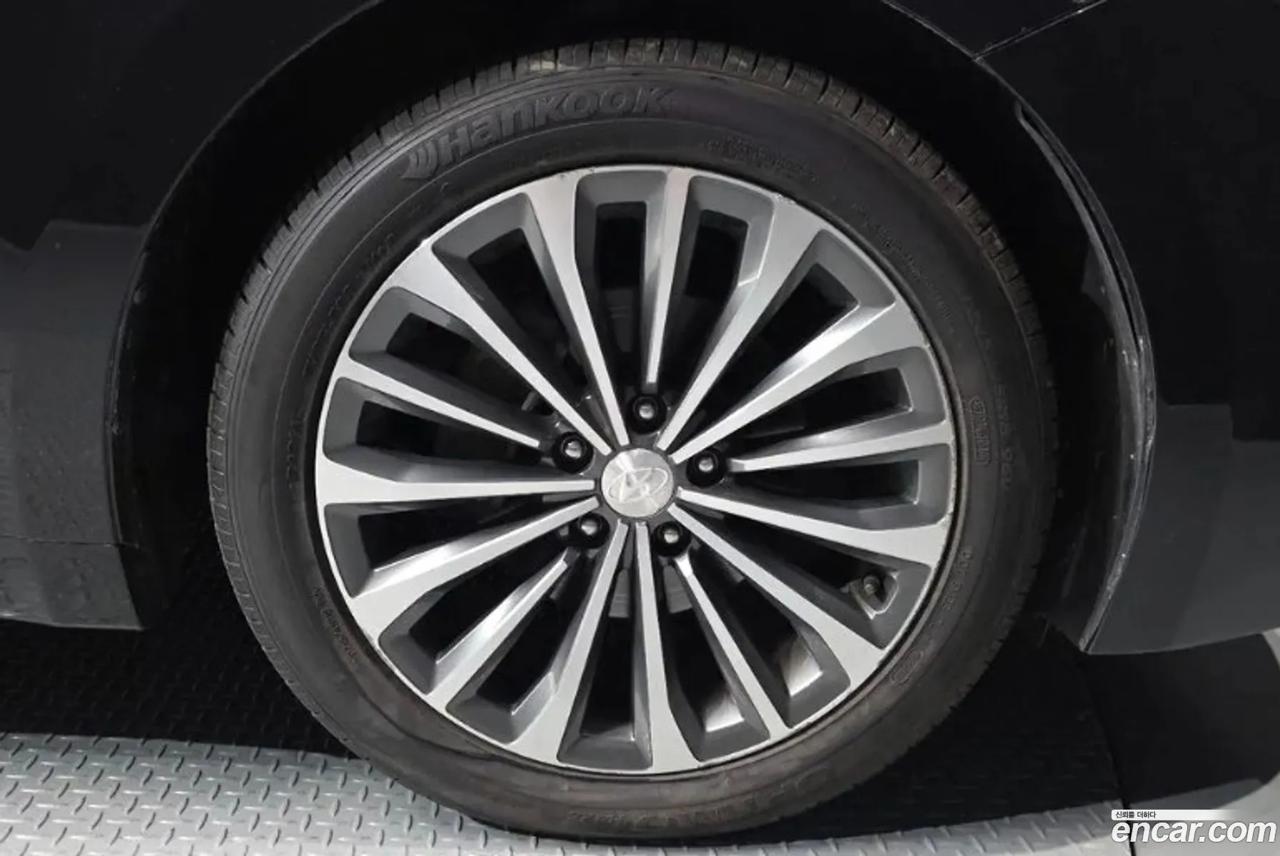Hyundai Grandeur HG 2013 — 13