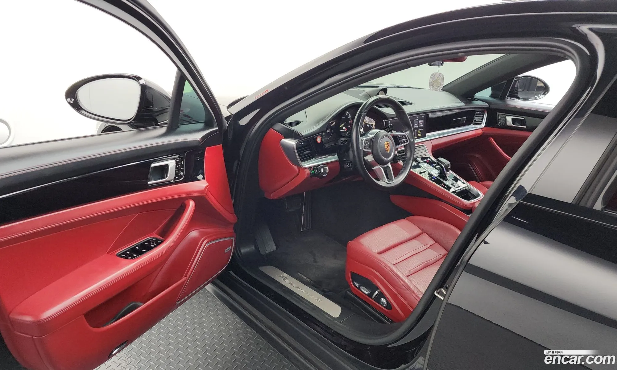 Porsche Panamera 2019 11111111111111111 — 8