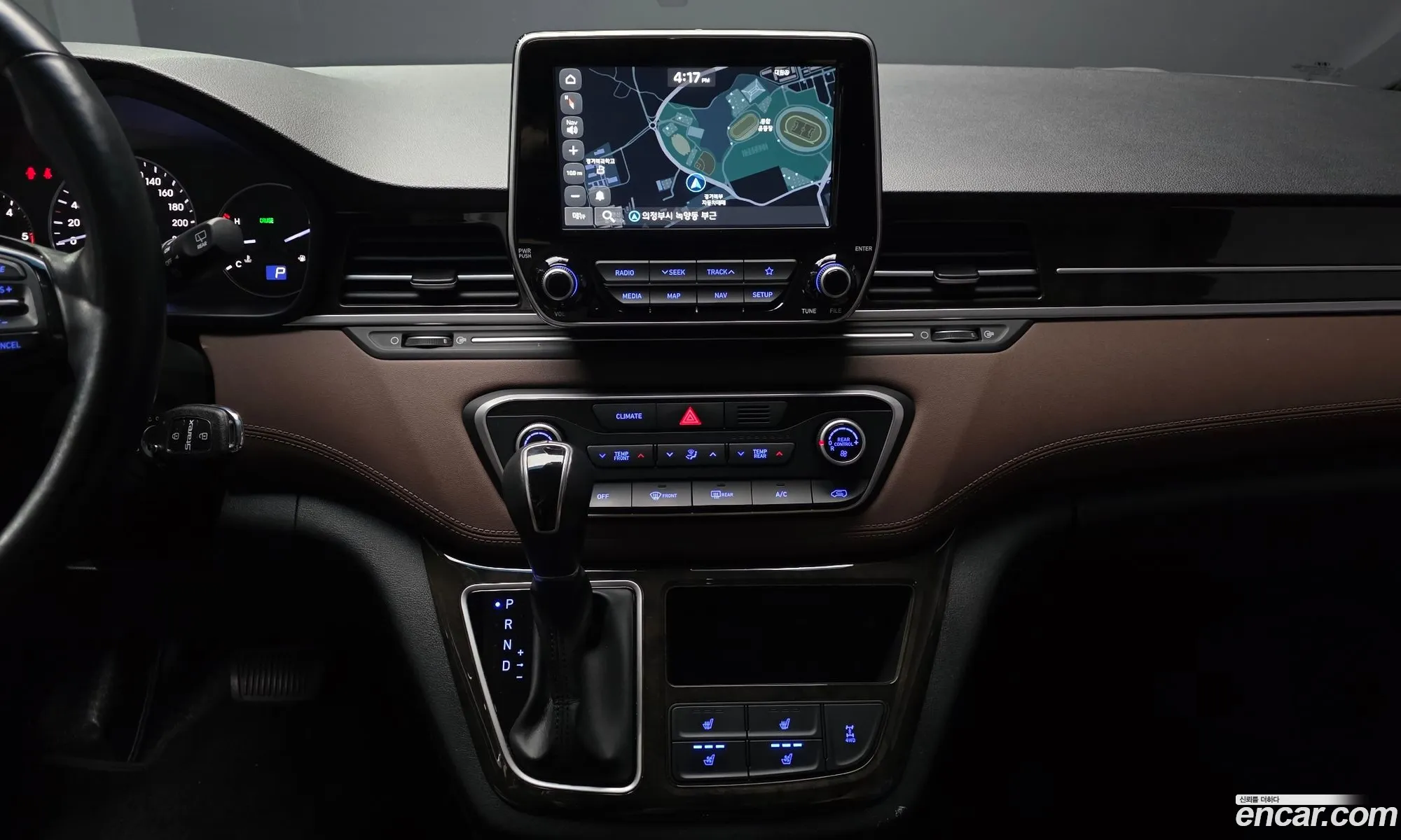 Hyundai Grand Starex 2018 — 12