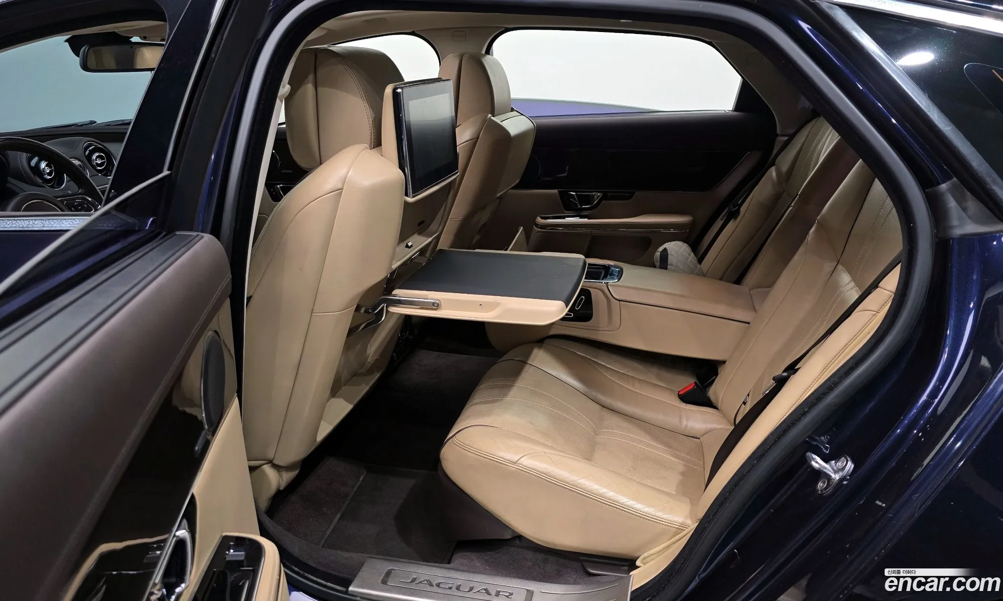 Jaguar XJ 2016 — 7