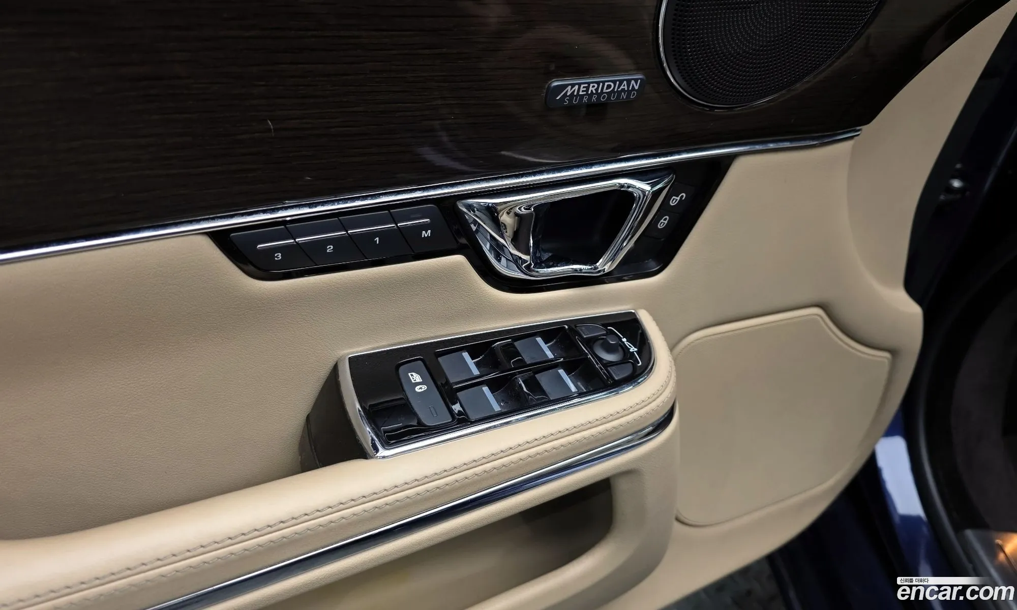 Jaguar XJ 2016 — 10