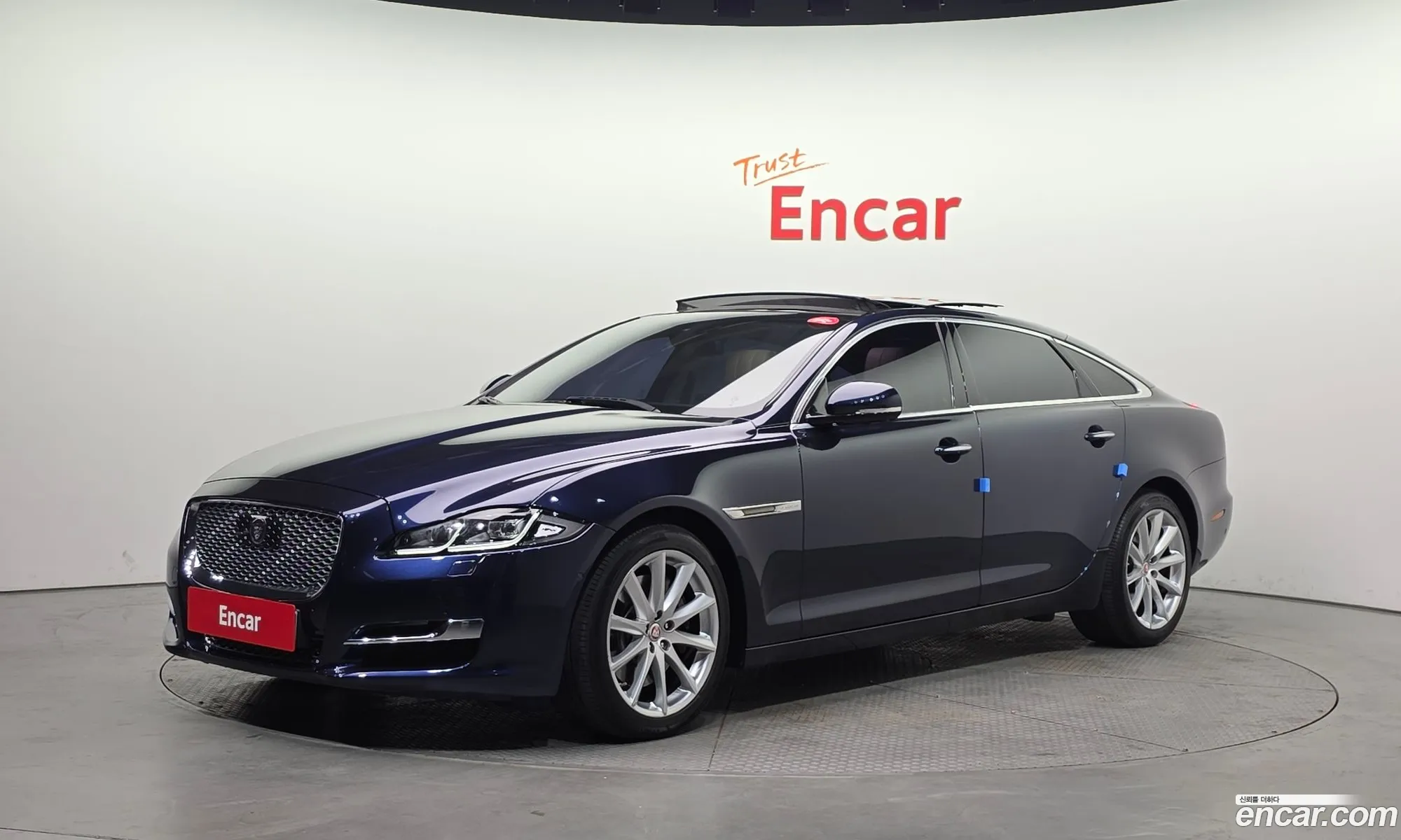 Jaguar XJ 2016 — 17