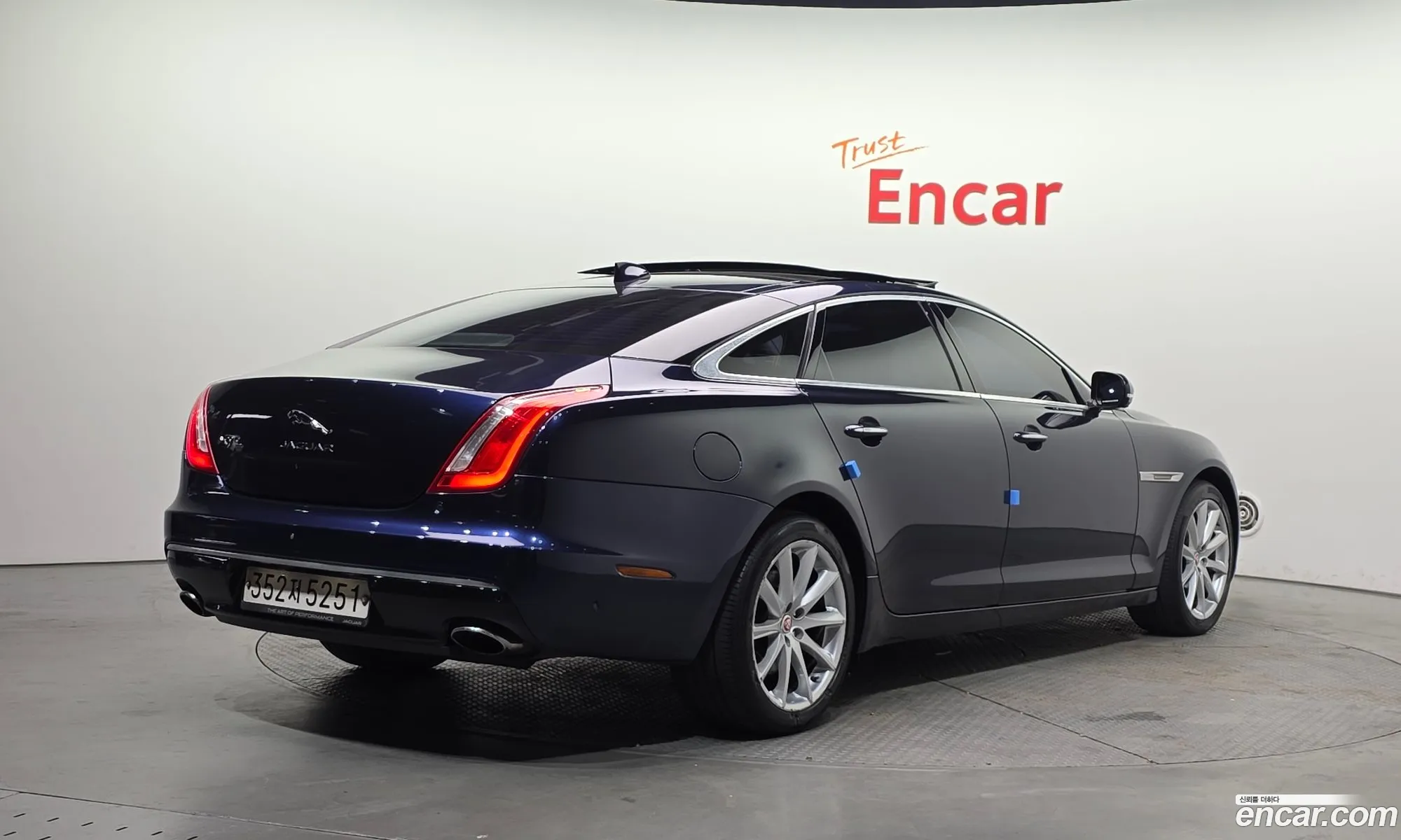 Jaguar XJ 2016 — 2