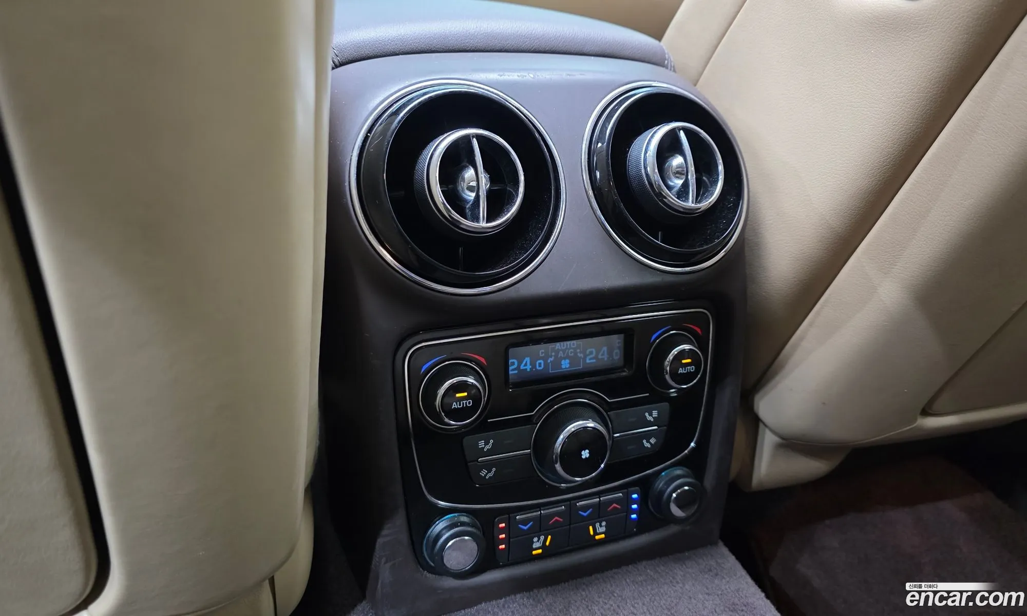 Jaguar XJ 2016 — 16
