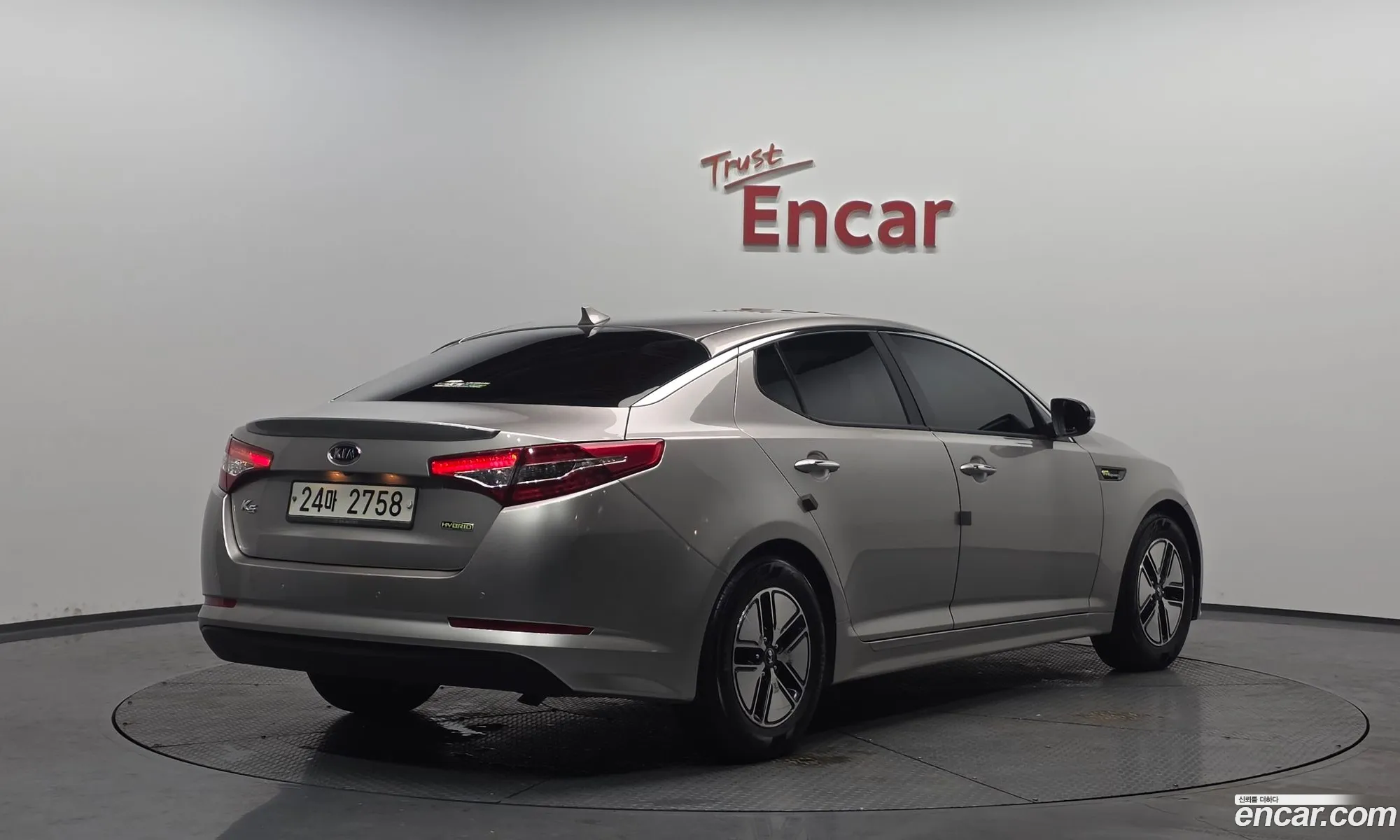Kia K5 Hybrid 2011 — 17