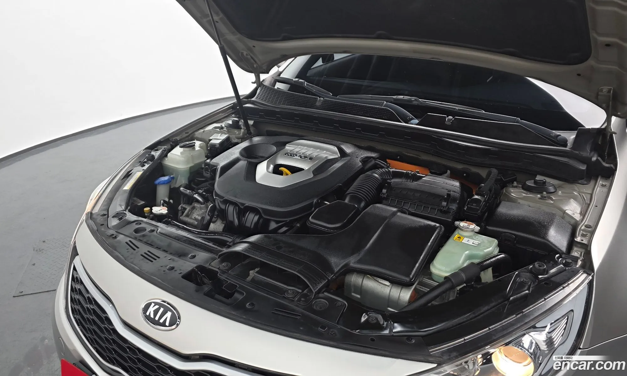 Kia K5 Hybrid 2011 — 19