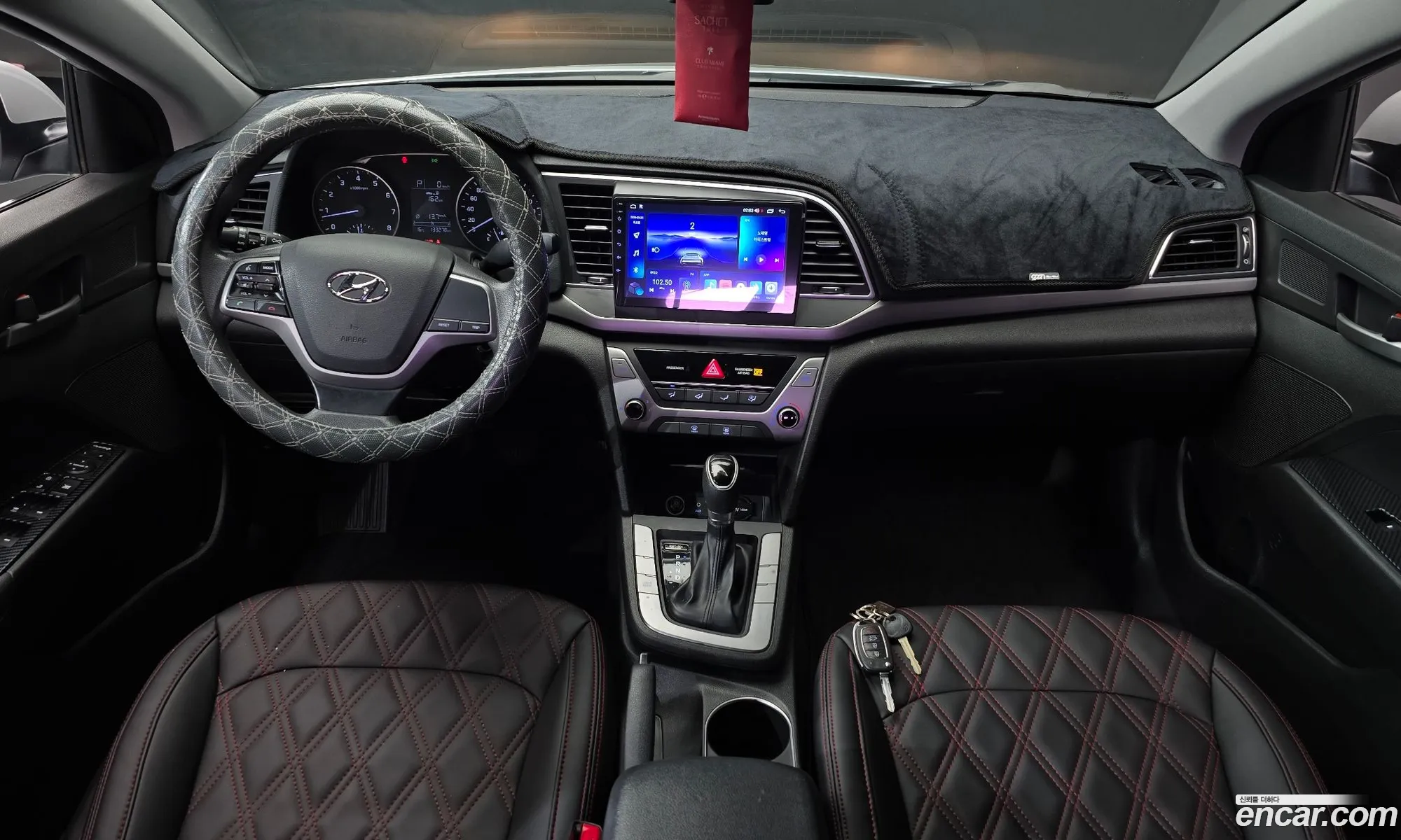 Hyundai Elantra AD 2017 — 12