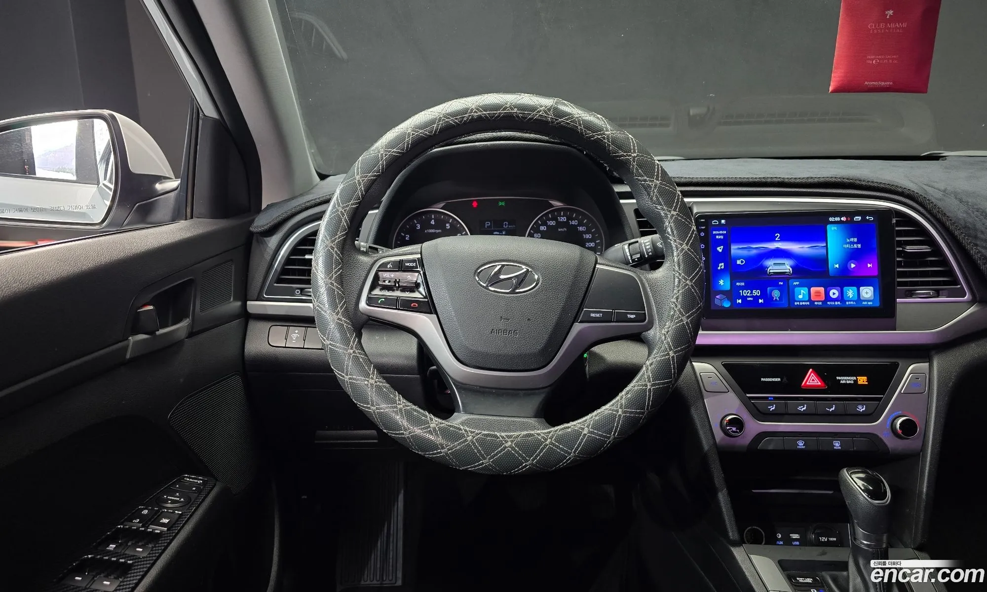 Hyundai Elantra AD 2017 — 10