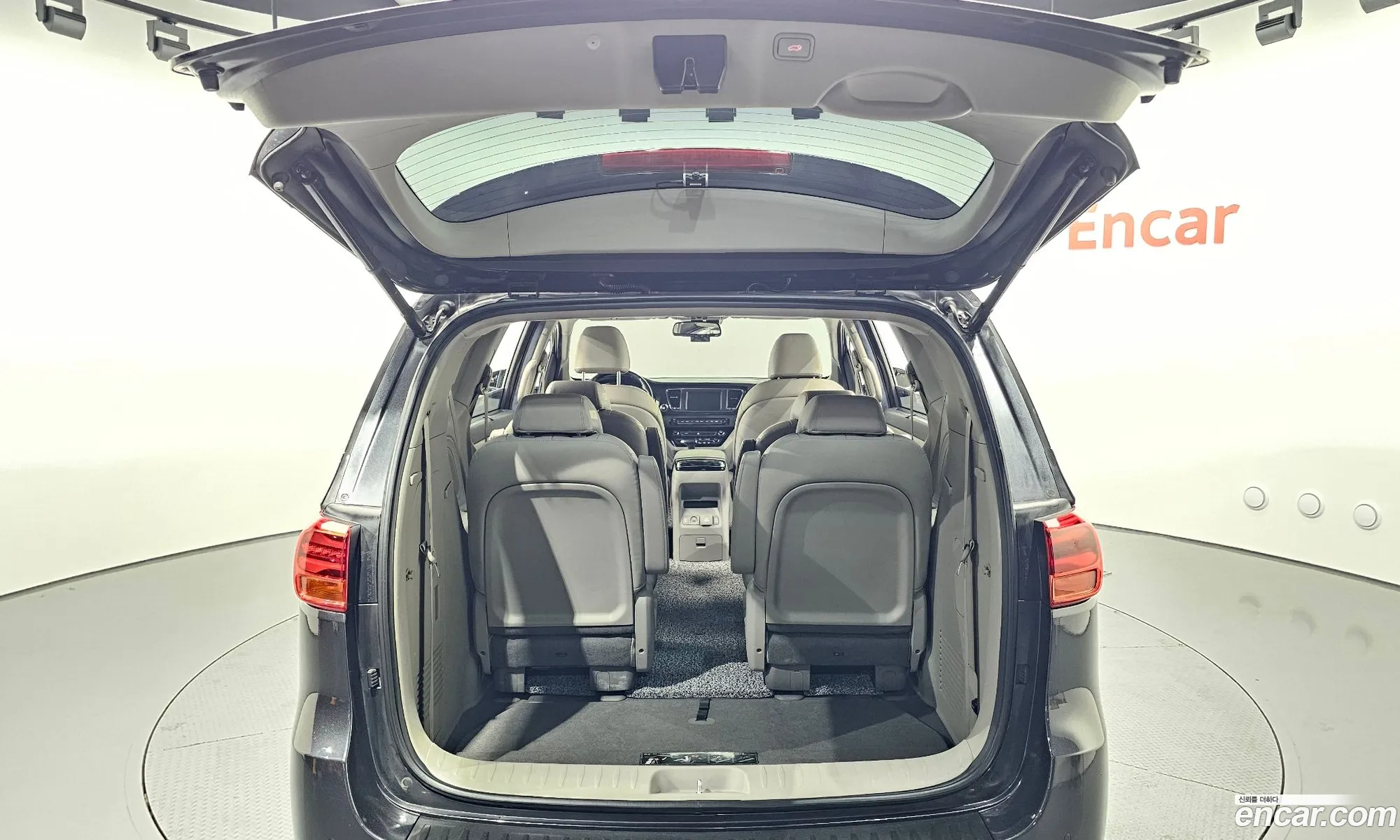 Kia Carnival 2020 — 7