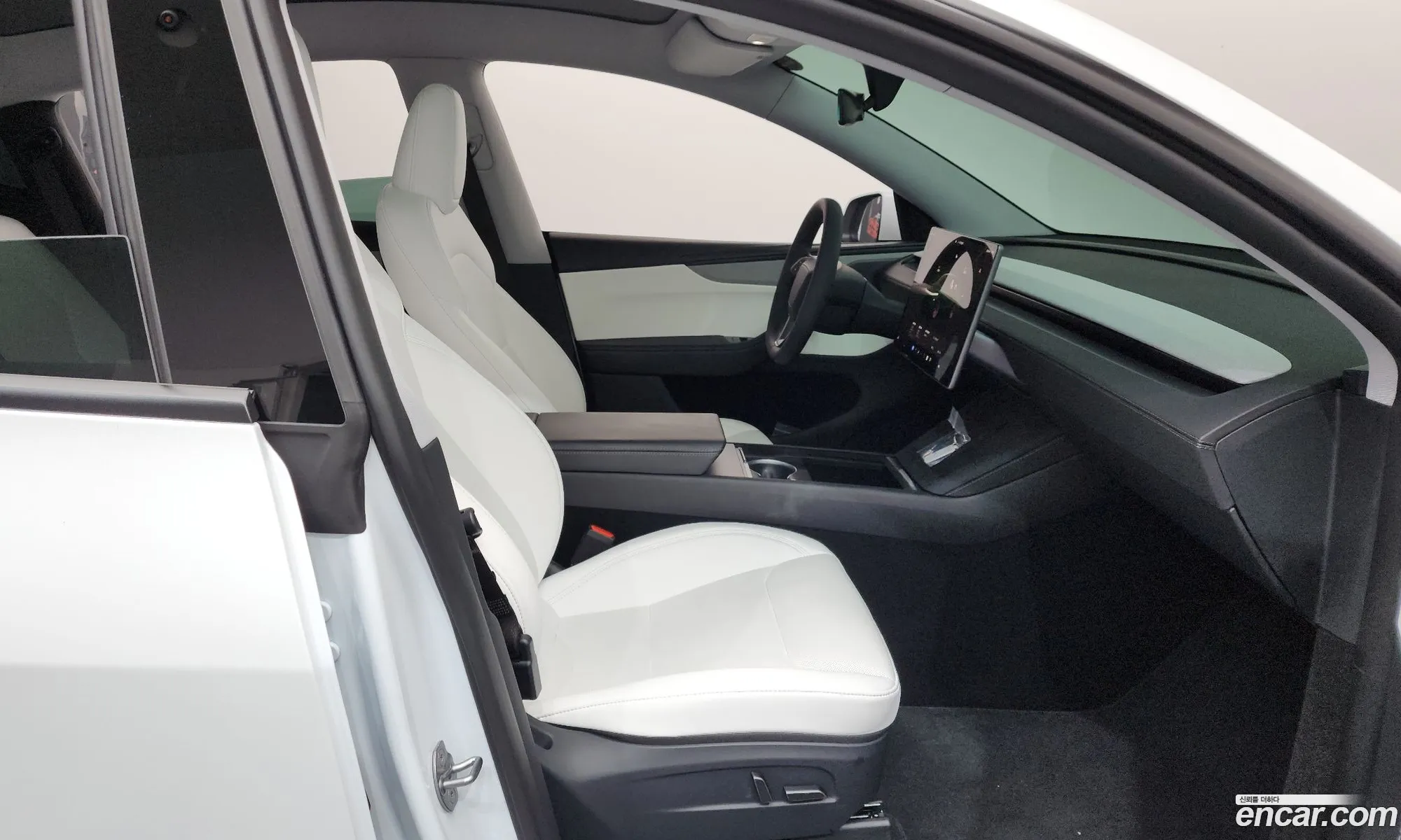 Tesla Model Y 2025 LRWYGCEK7SC077215 — 6