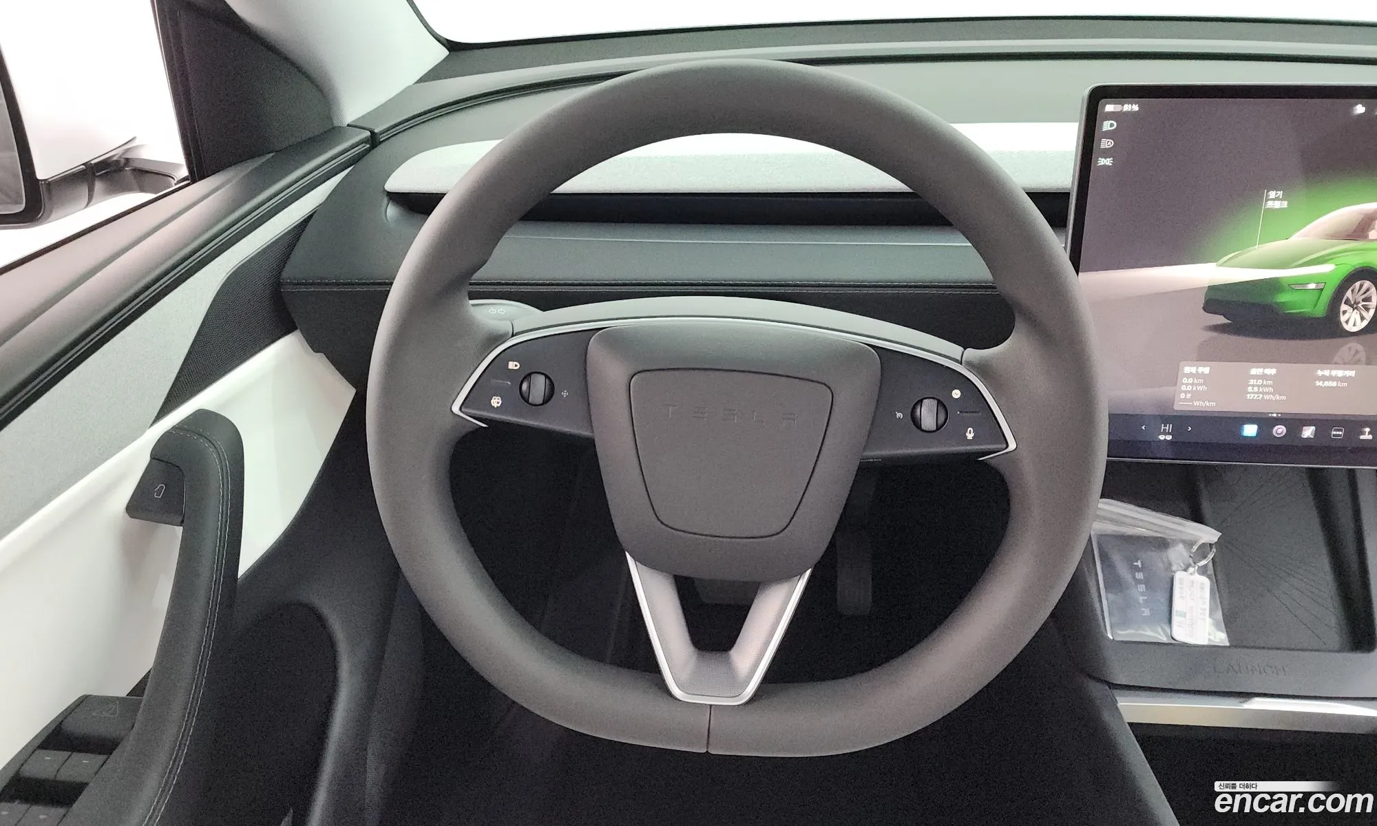Tesla Model Y 2025 LRWYGCEK7SC077215 — 16
