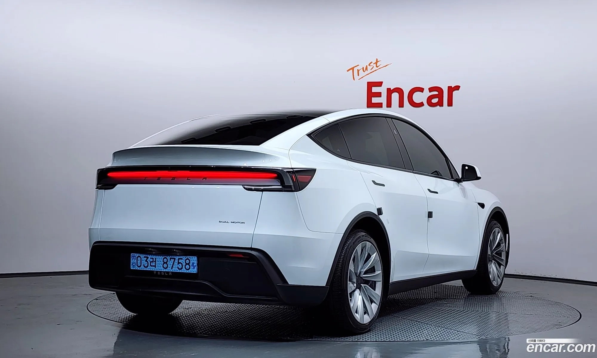 Tesla Model Y 2025 LRWYGCEK7SC077215 — 20