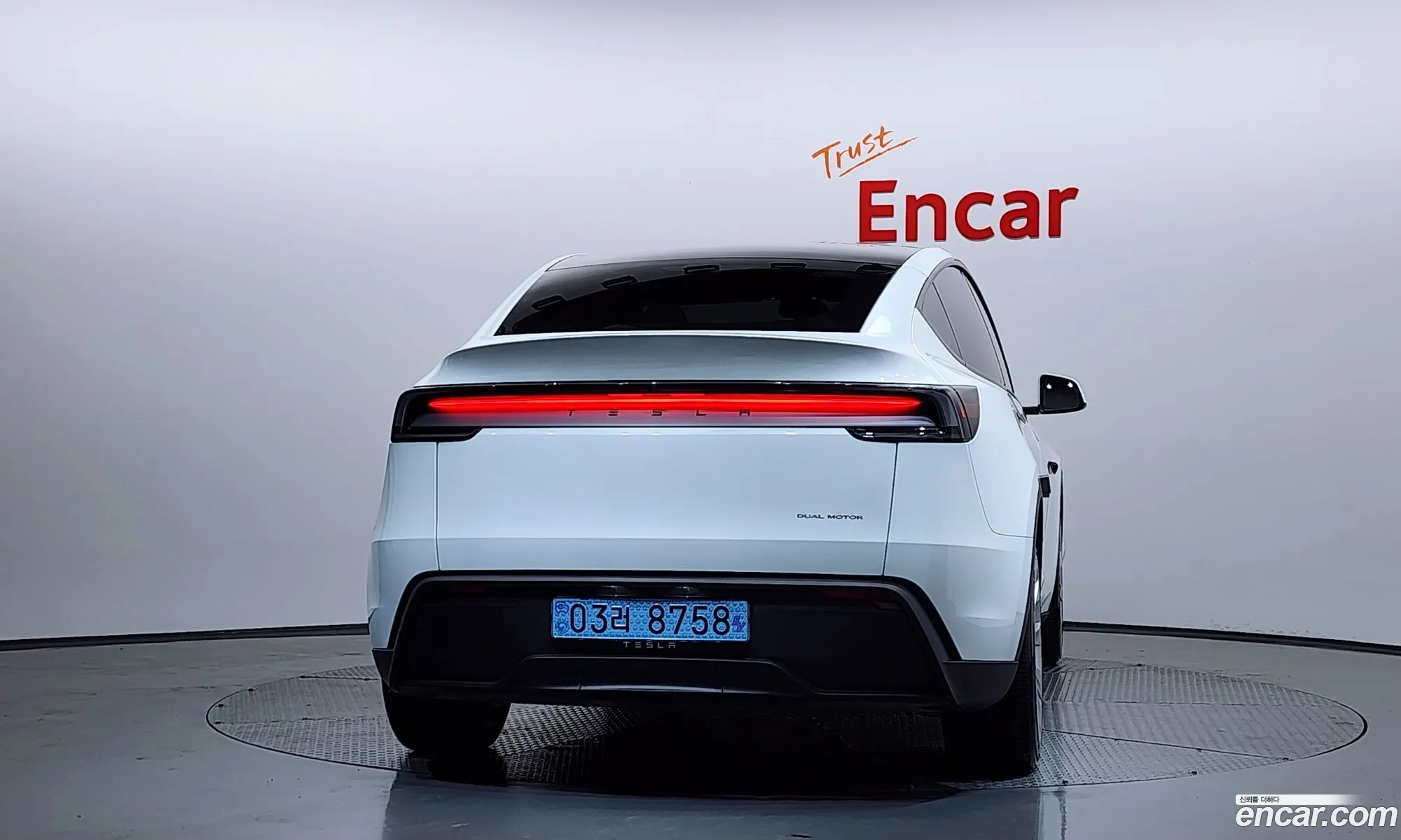 Tesla Model Y 2025 LRWYGCEK7SC077215 — 5