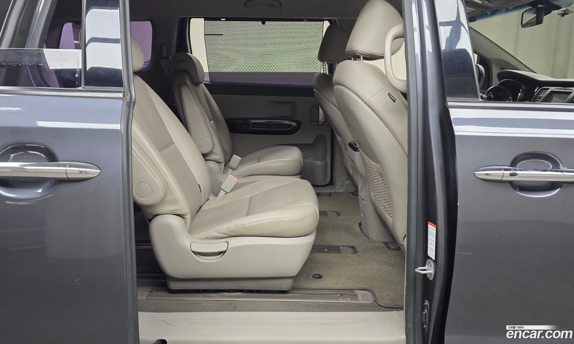 Kia Carnival 2016 — 13