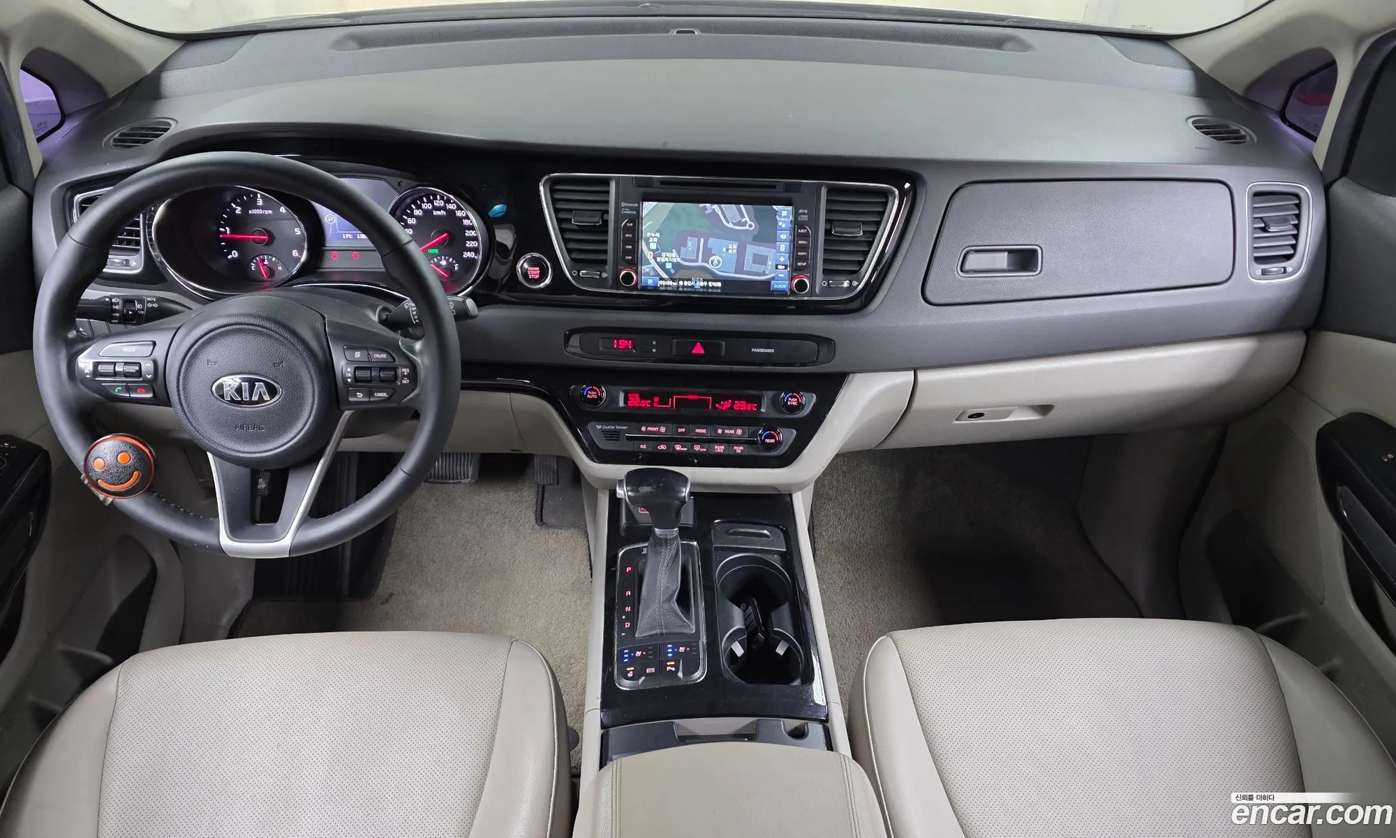 Kia Carnival 2016 — 7