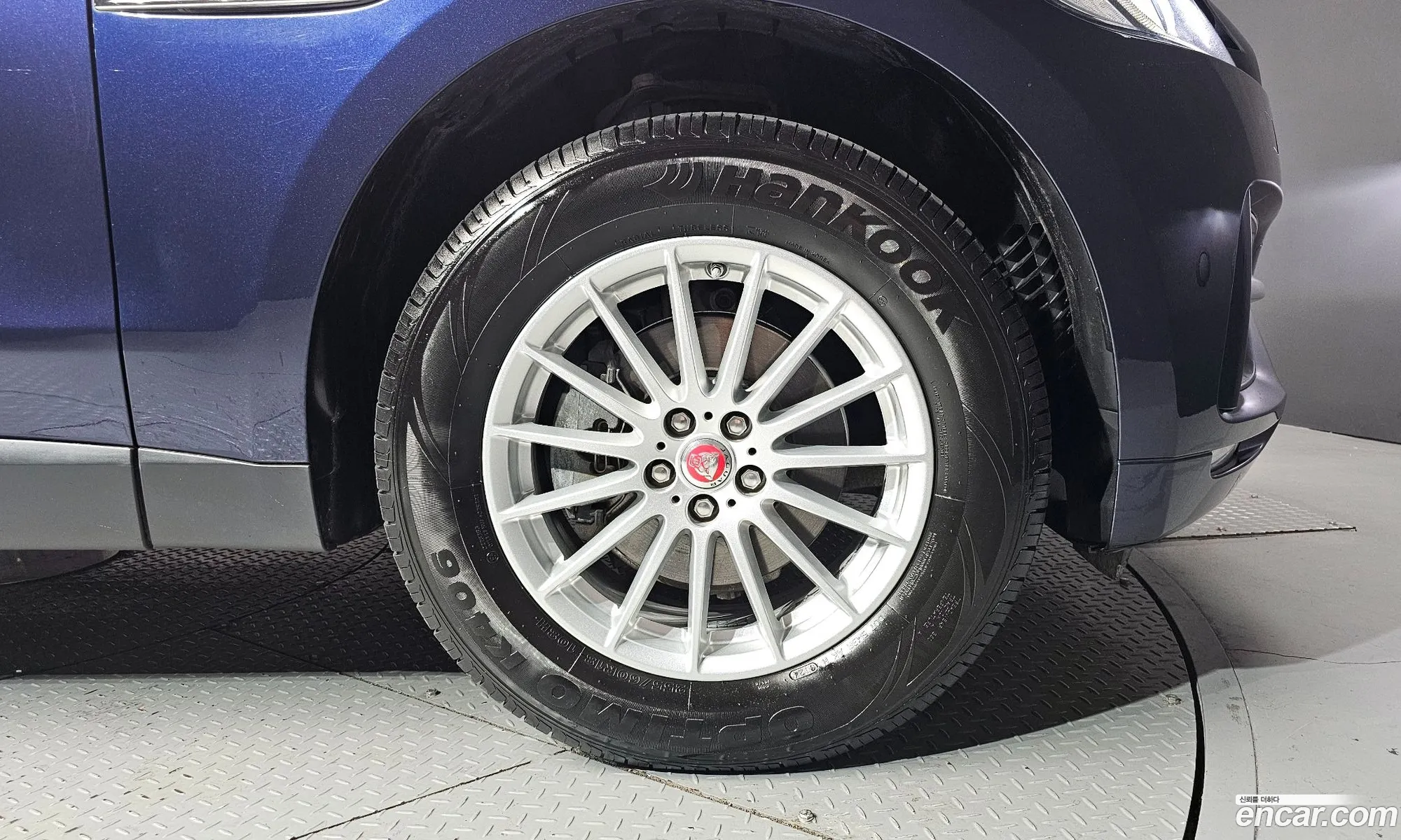 Jaguar F-Pace 2016 — 15