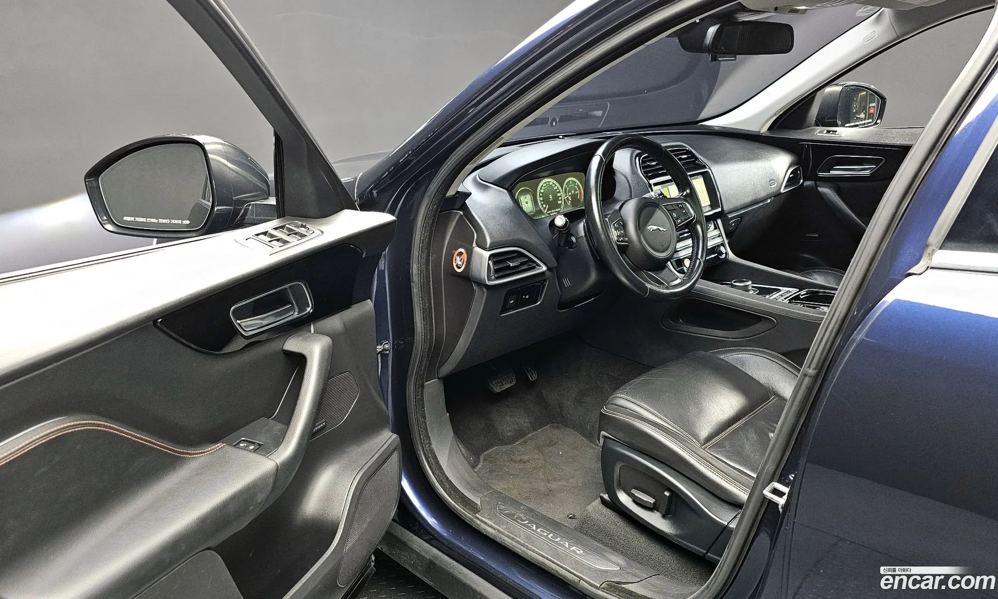 Jaguar F-Pace 2016 — 2